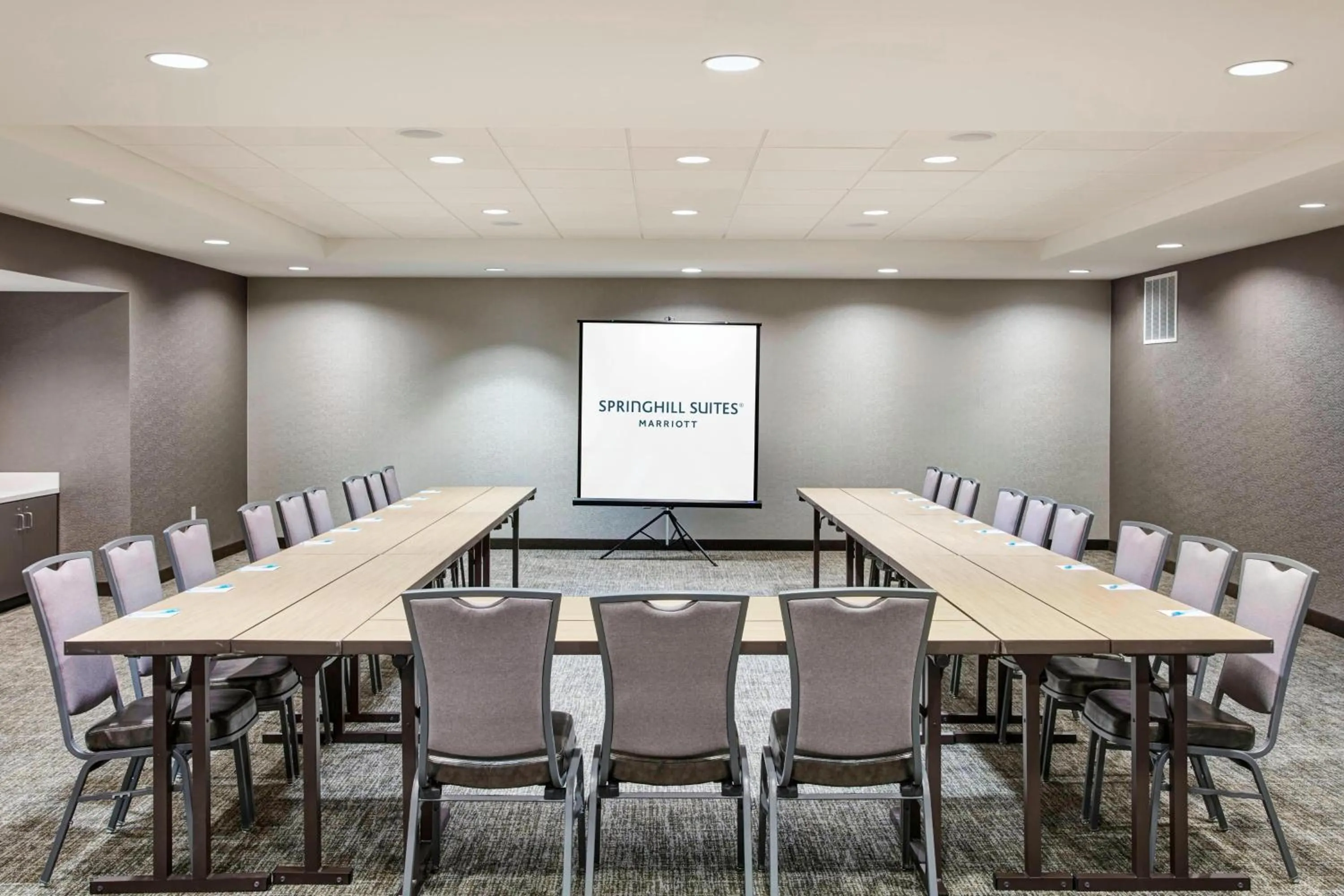 Meeting/conference room in SpringHill Suites by Marriott Milwaukee Downtown
