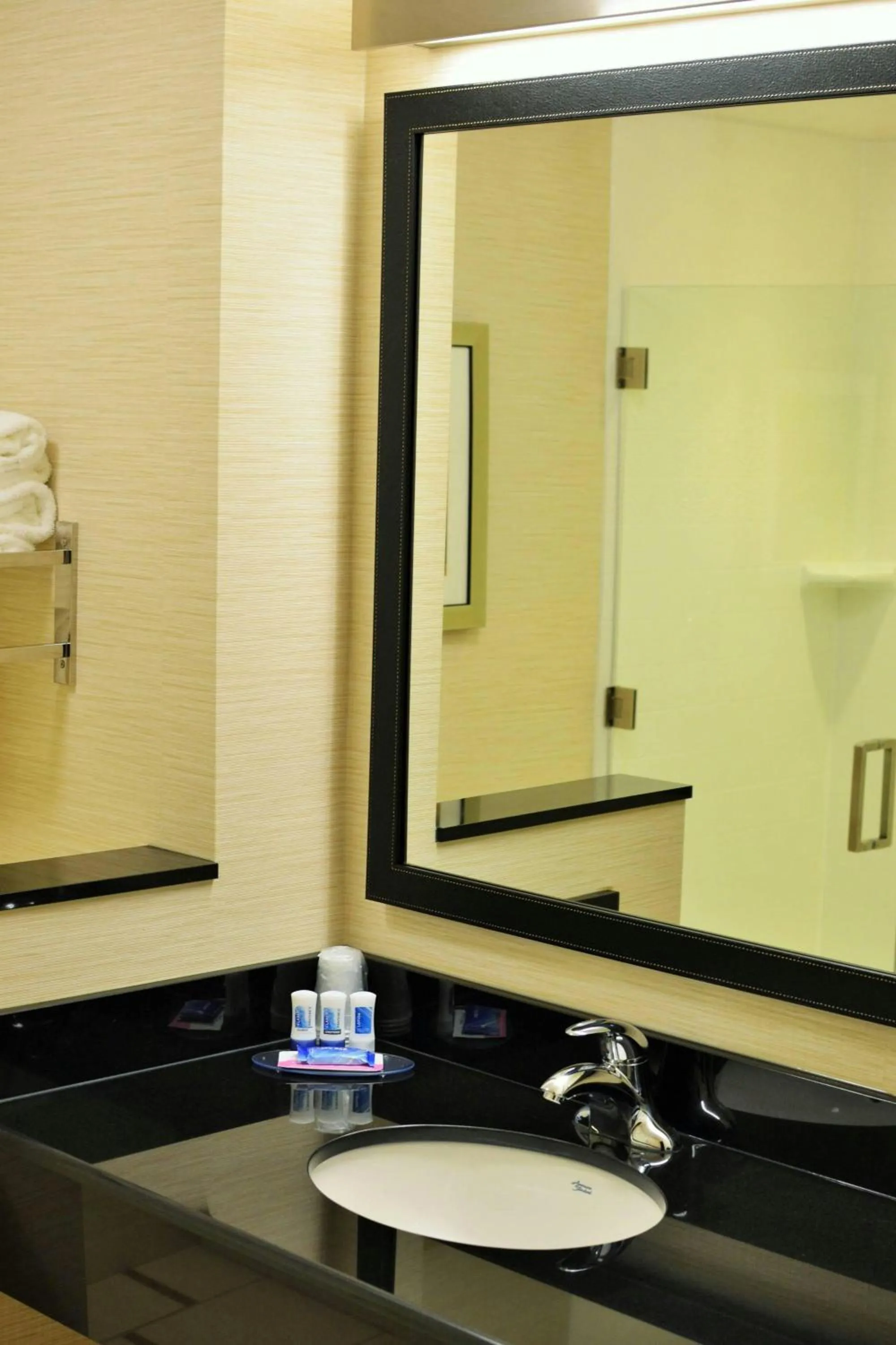 Bathroom in Fairfield Inn & Suites by Marriott Omaha Northwest