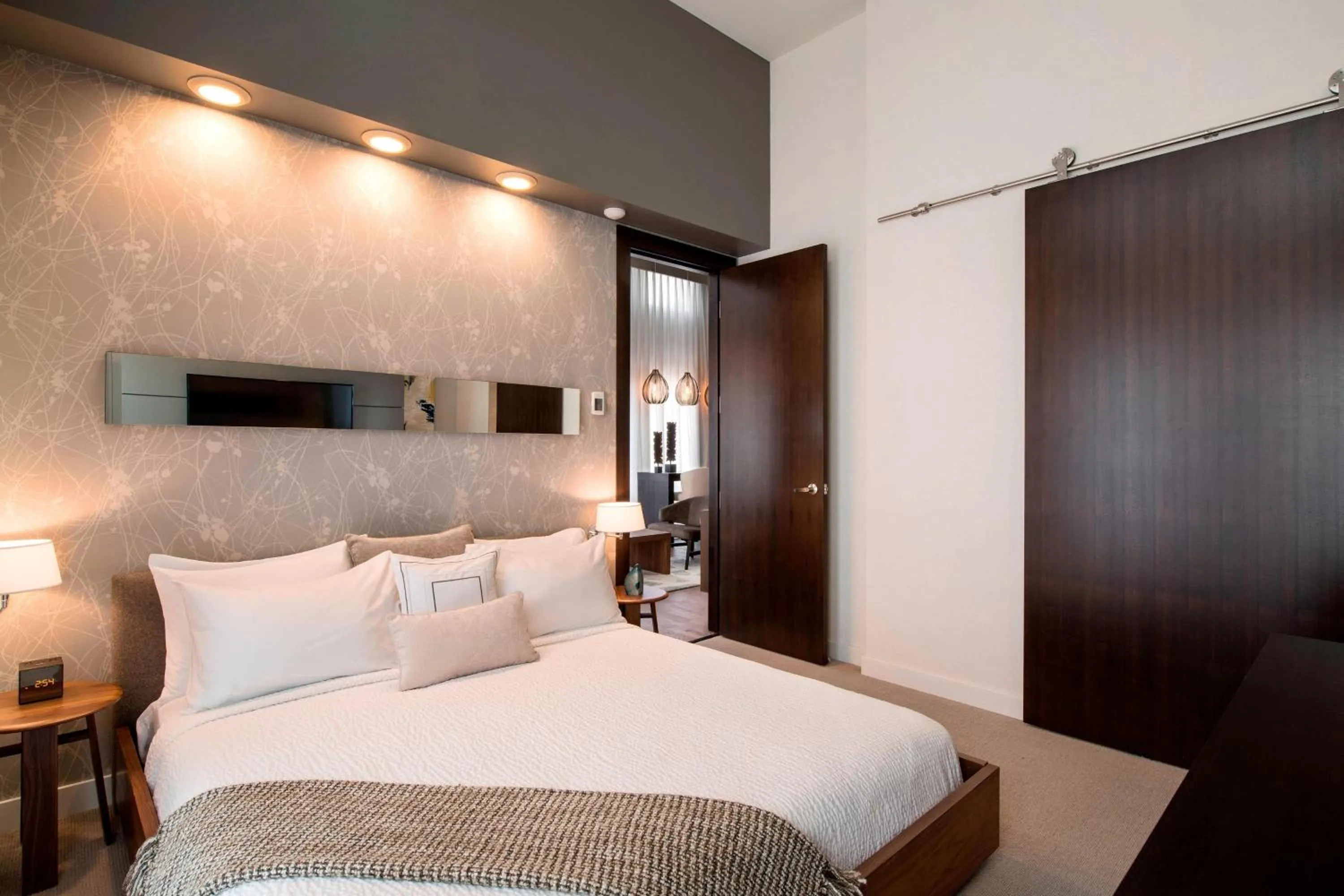 Photo of the whole room, Bed in Courtyard by Marriott Calgary South