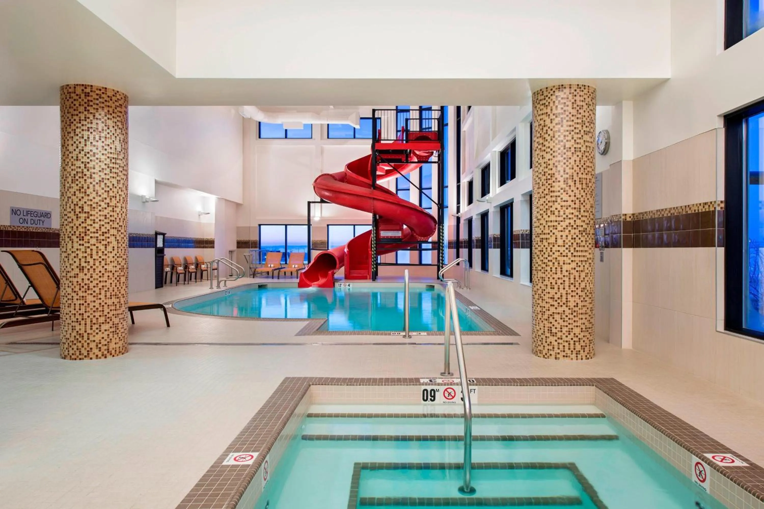 Swimming pool in Courtyard by Marriott Calgary South