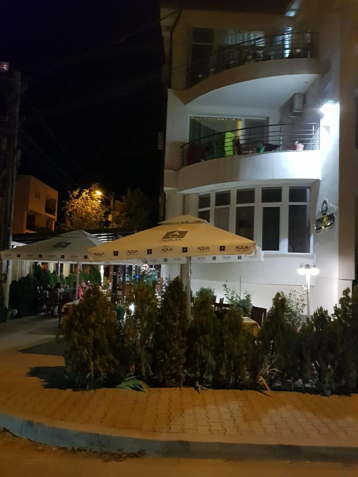 Boutique Vila White Duchess