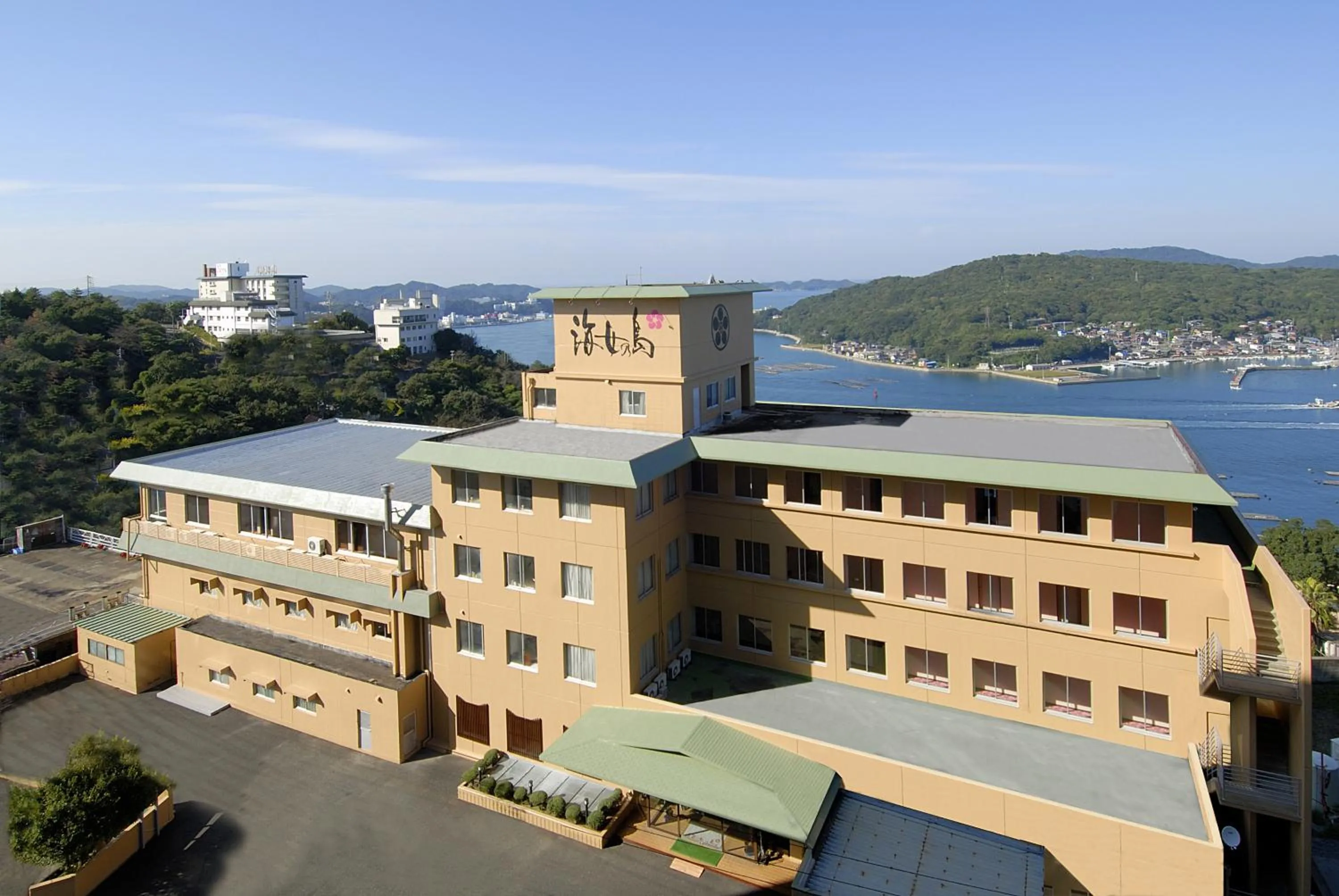 Property building in Ama no Shima