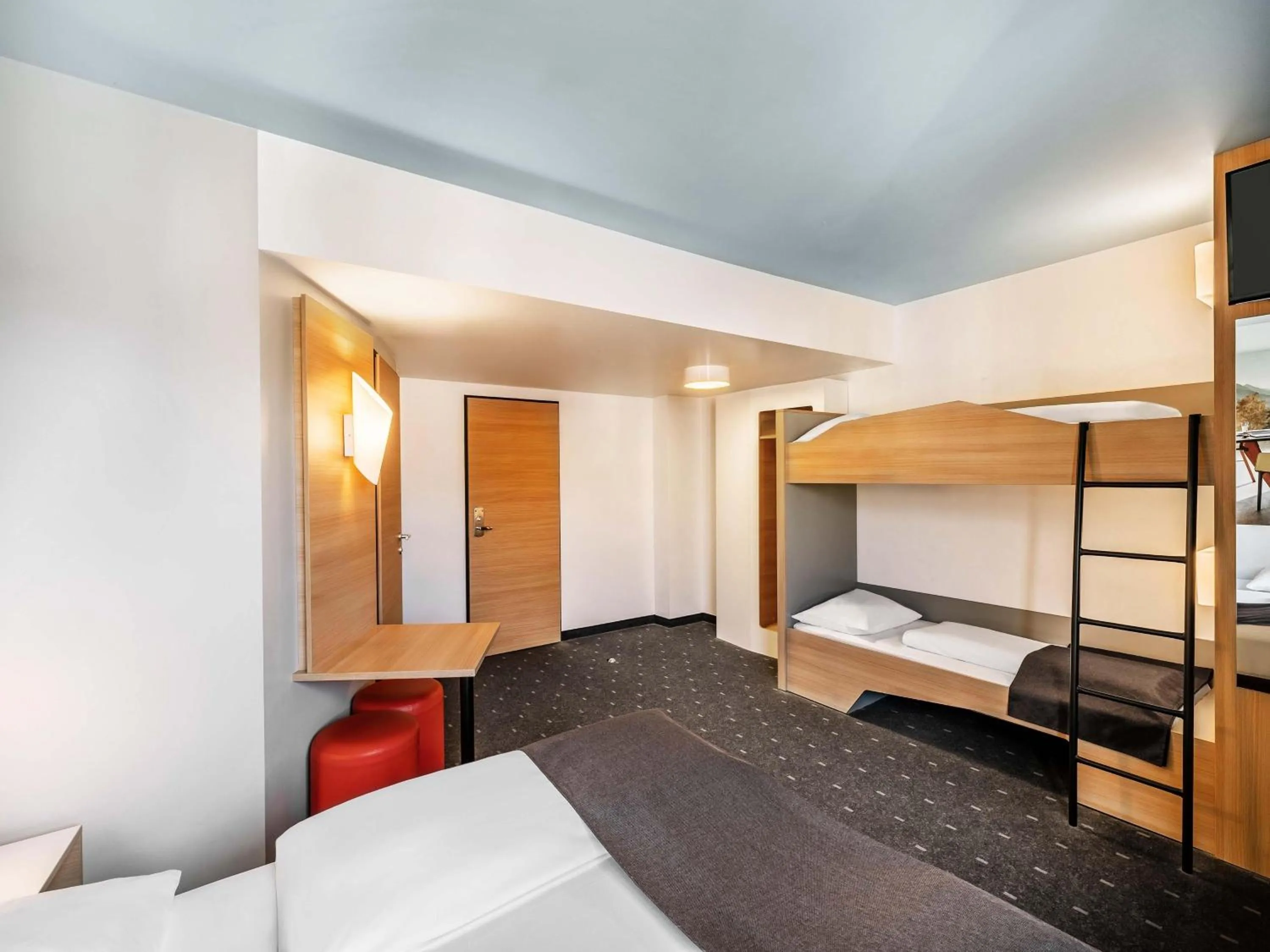 Photo of the whole room, Bed in B&B Hotel Weil am Rhein/Basel