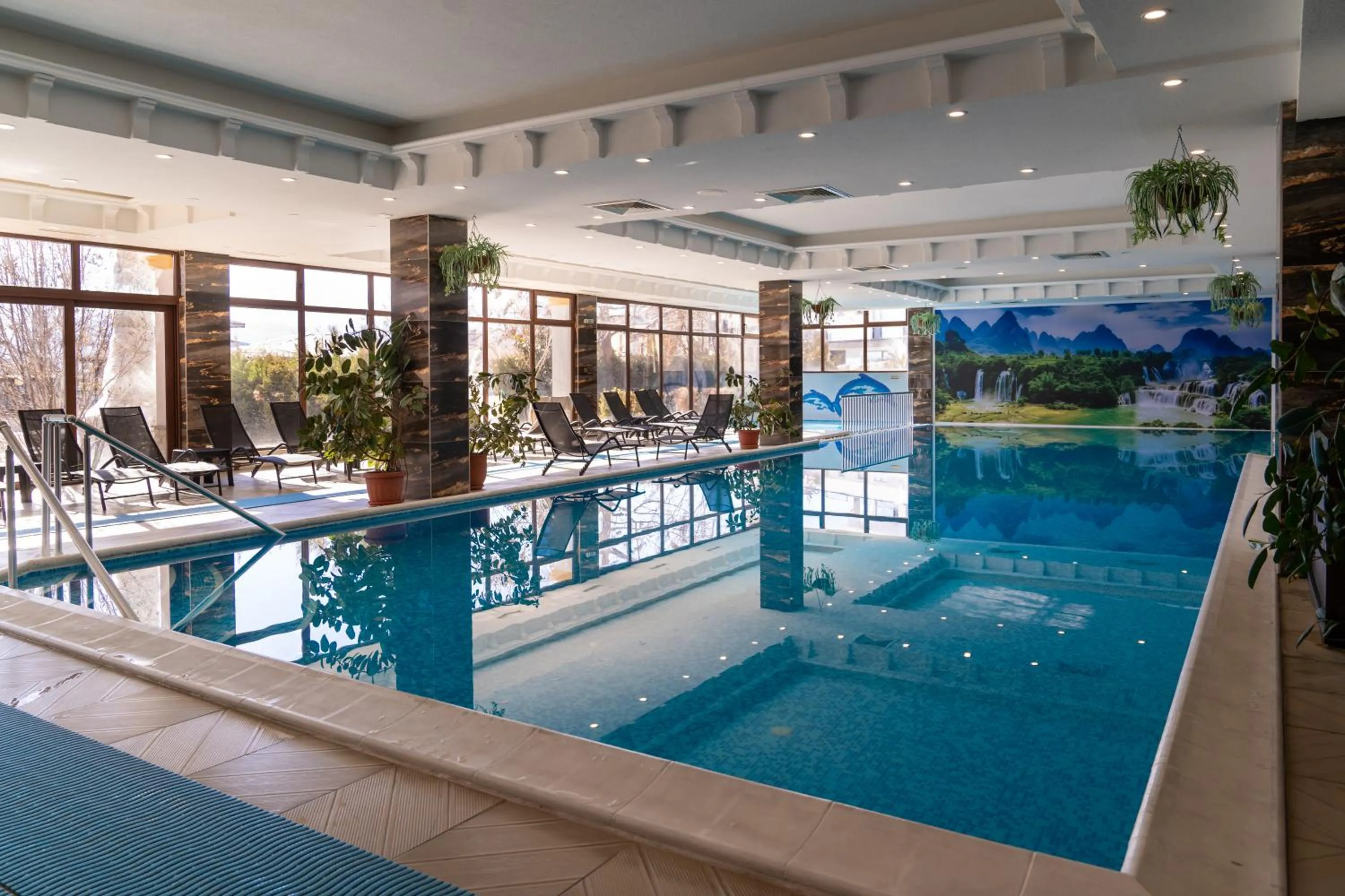 Swimming pool in Hotel Paradise