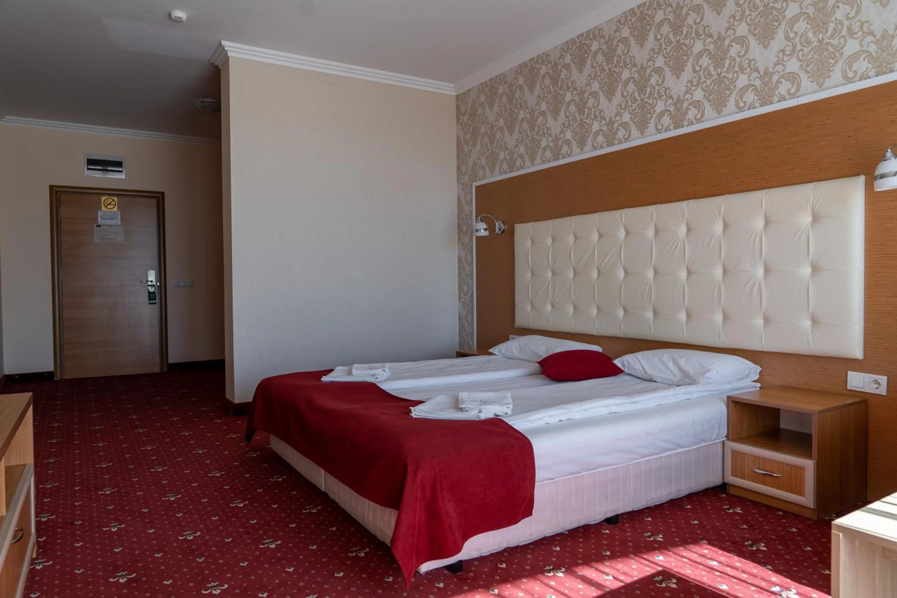 Photo of the whole room, Bed in Hotel Paradise