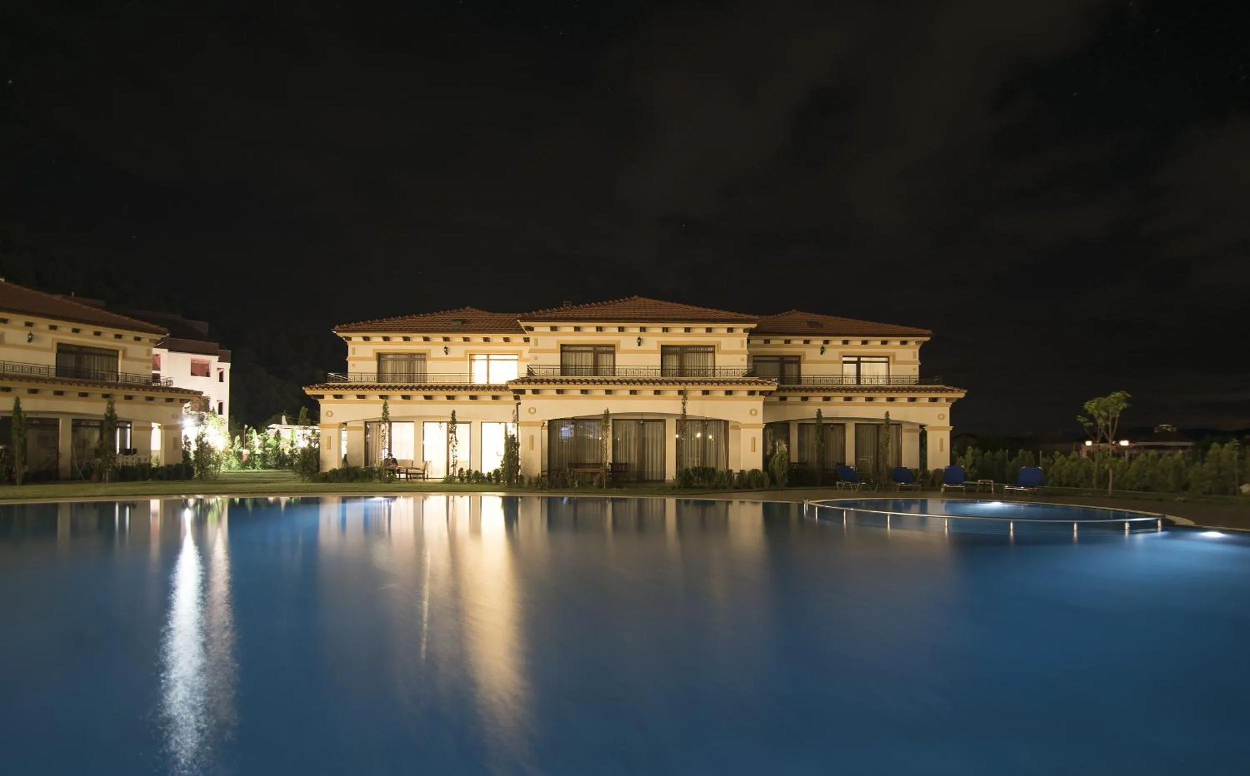 Property building in Hotel Paradise
