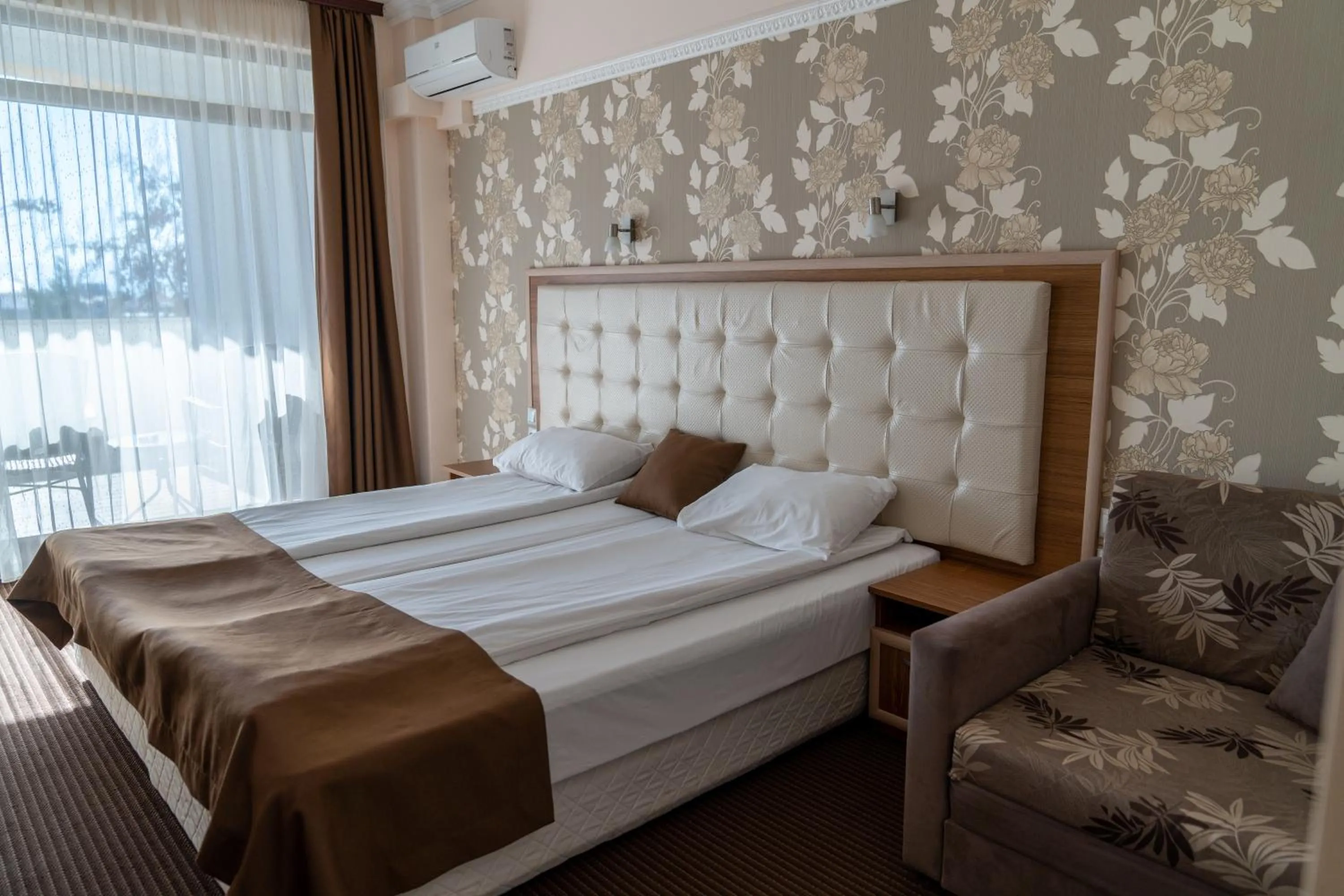 Photo of the whole room, Bed in Hotel Paradise