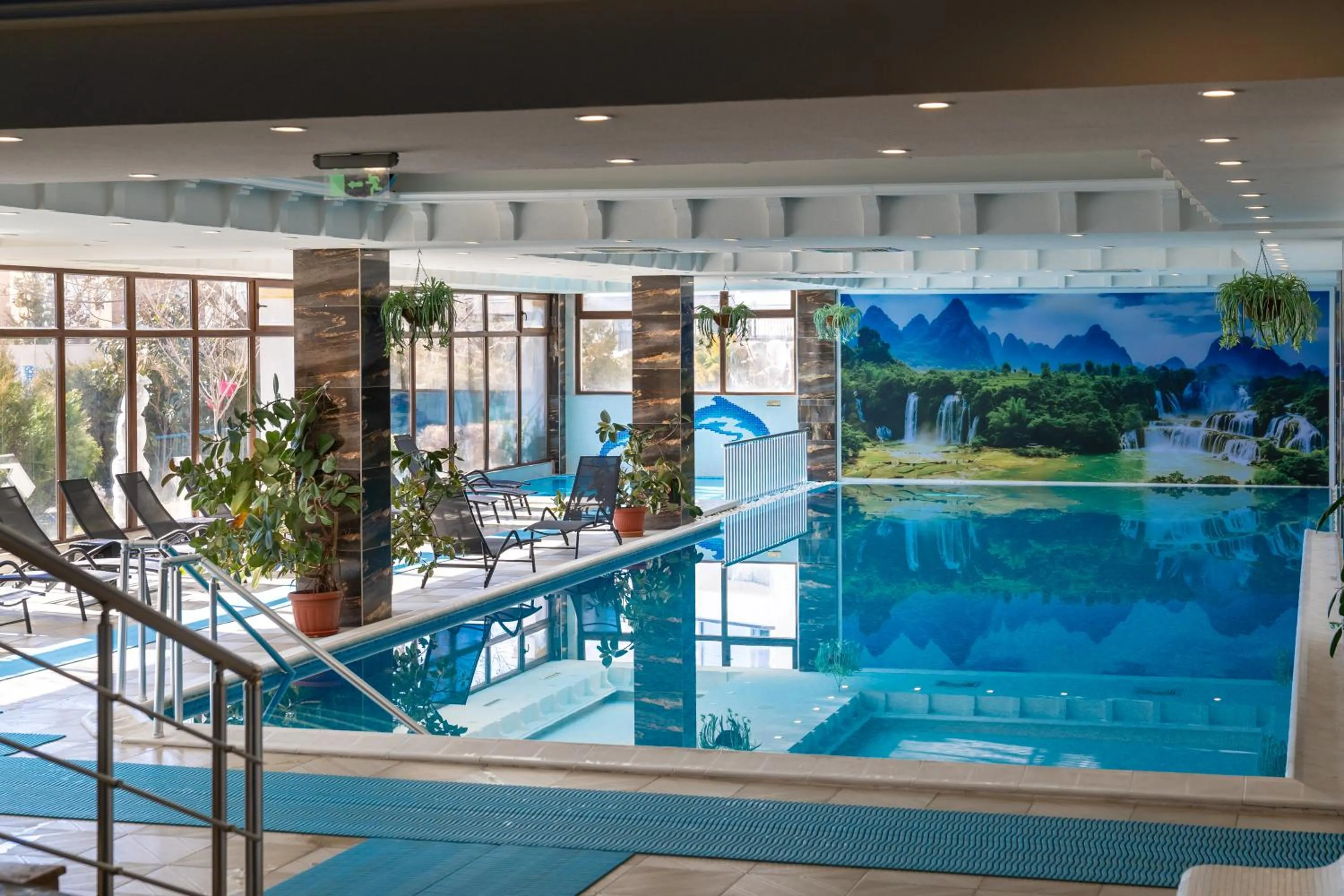 Swimming pool in Hotel Paradise