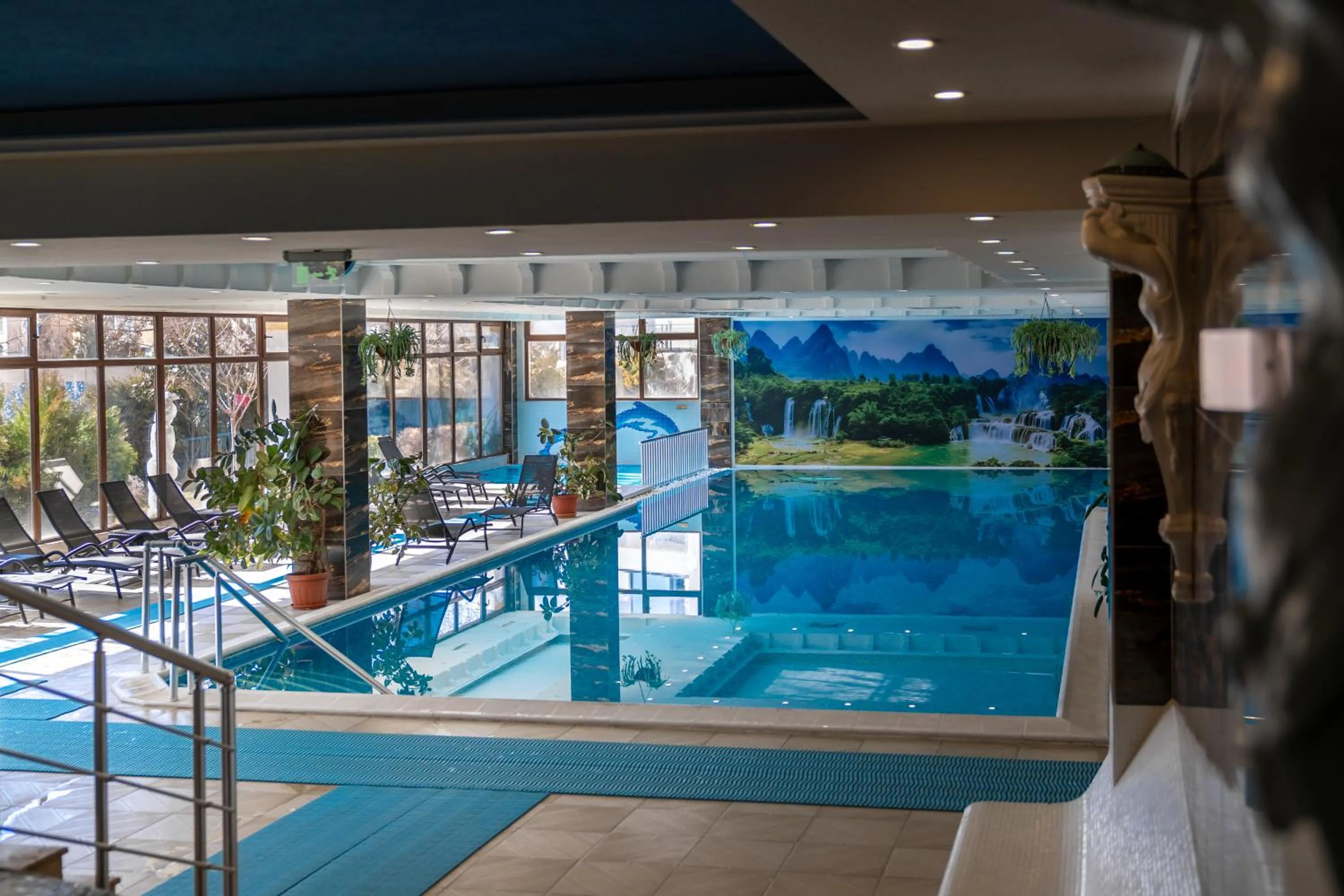 Swimming pool in Hotel Paradise