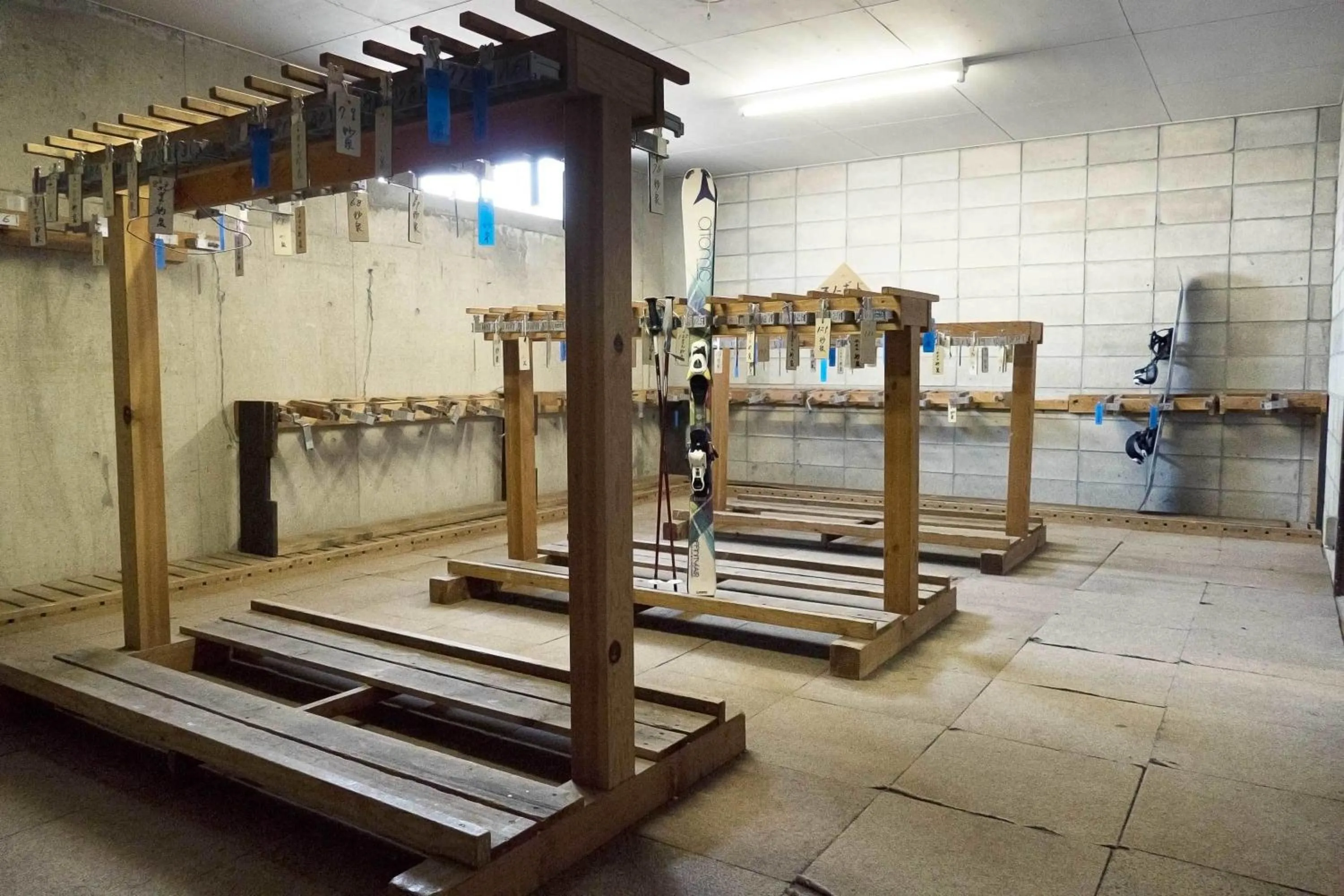 Skiing in Hotel Myosen