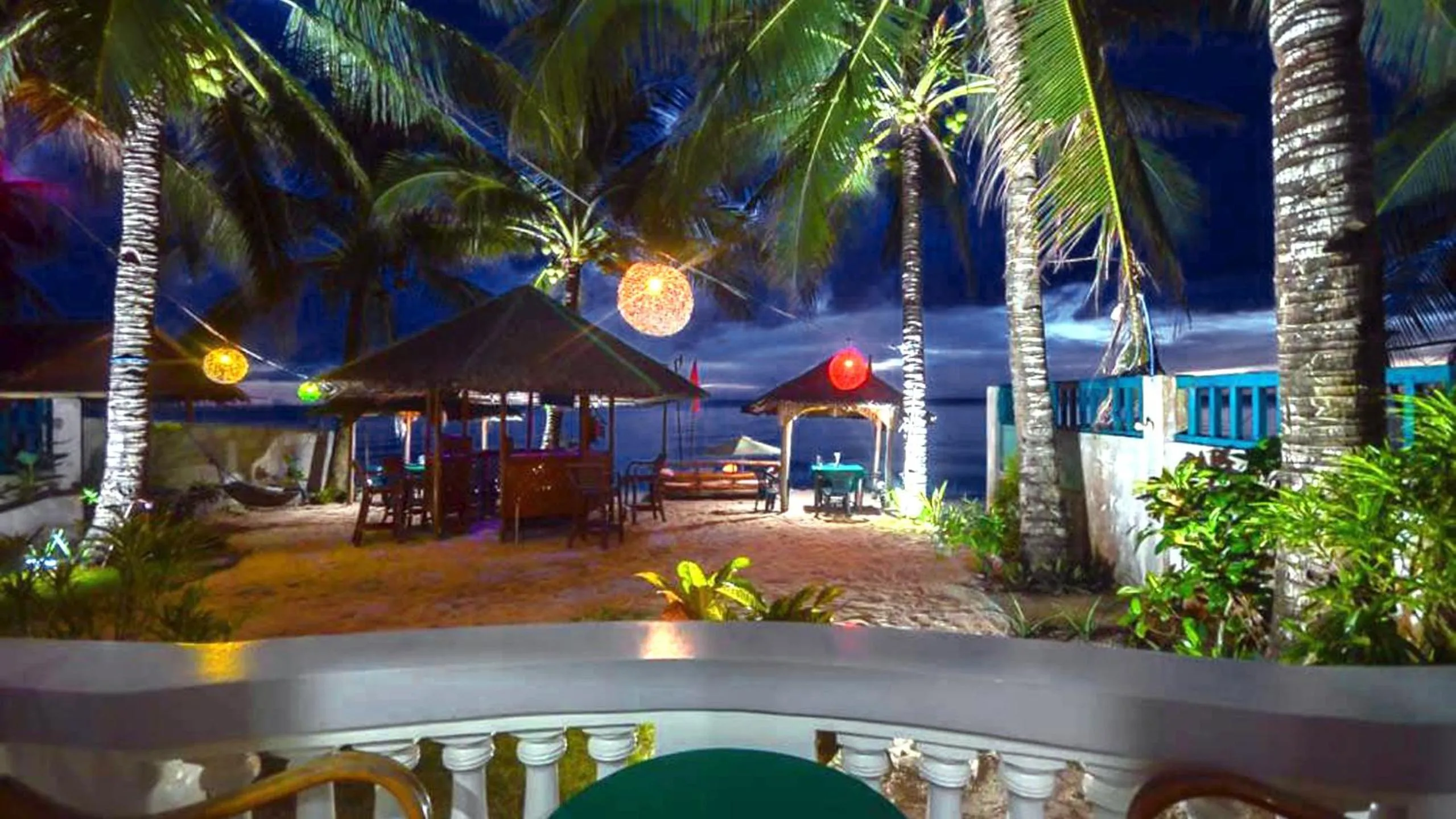 Garden in The Beach House Carabao Island