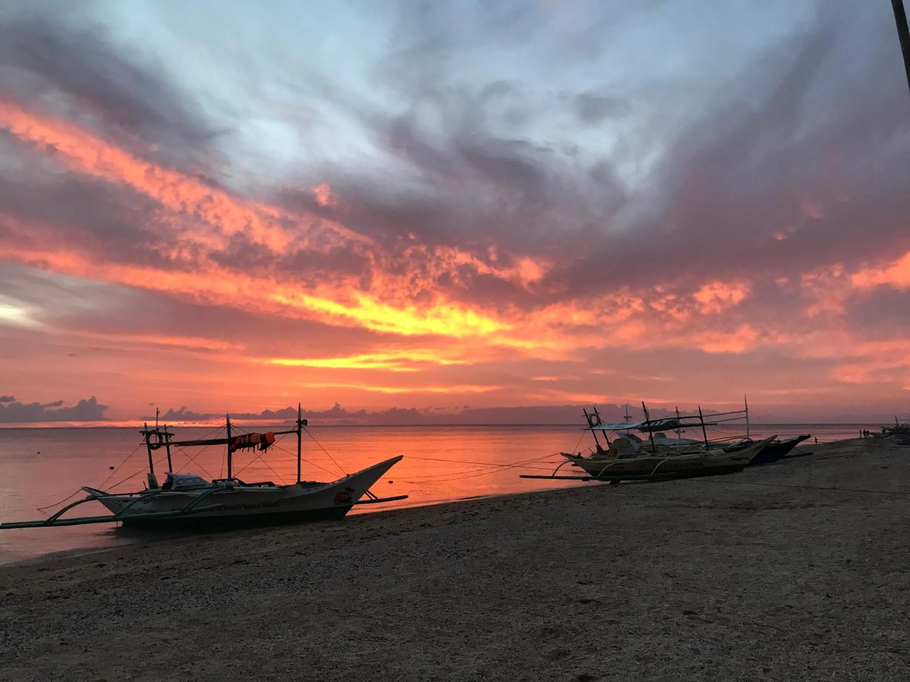 Sea view in The Beach House Carabao Island