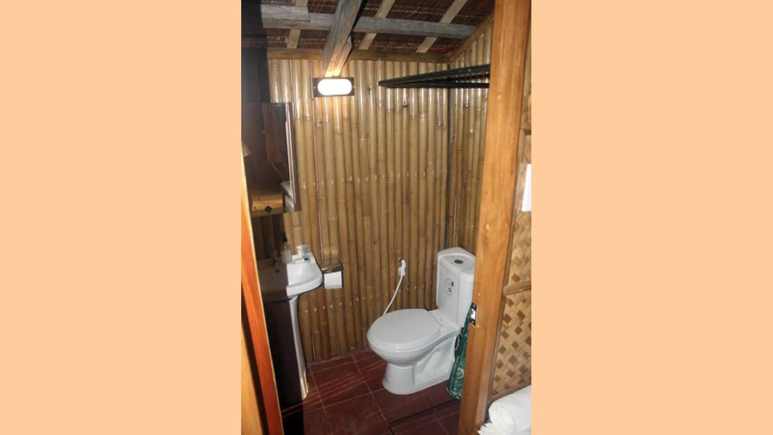 Toilet in The Beach House Carabao Island