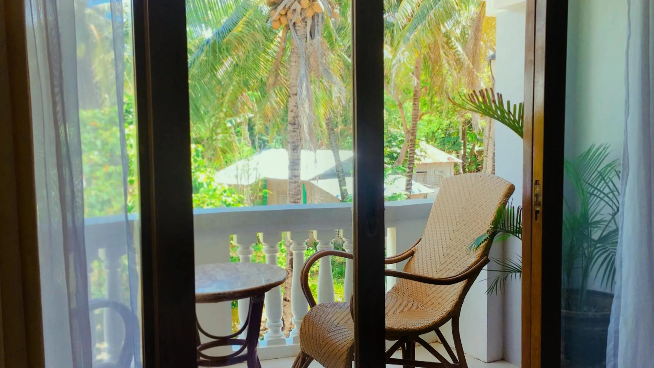 Patio in The Beach House Carabao Island