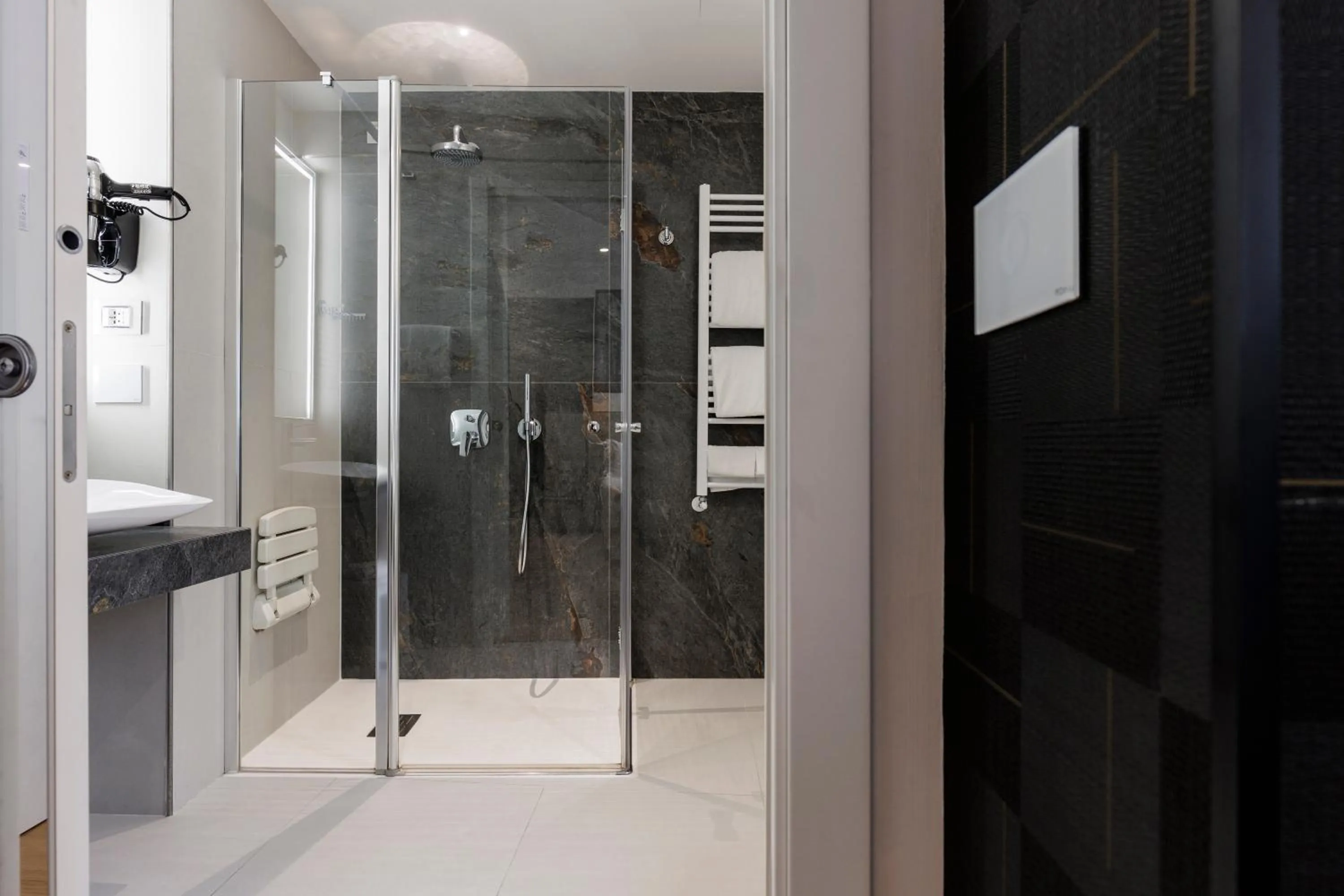 Shower in Mh Florence Hotel & Spa