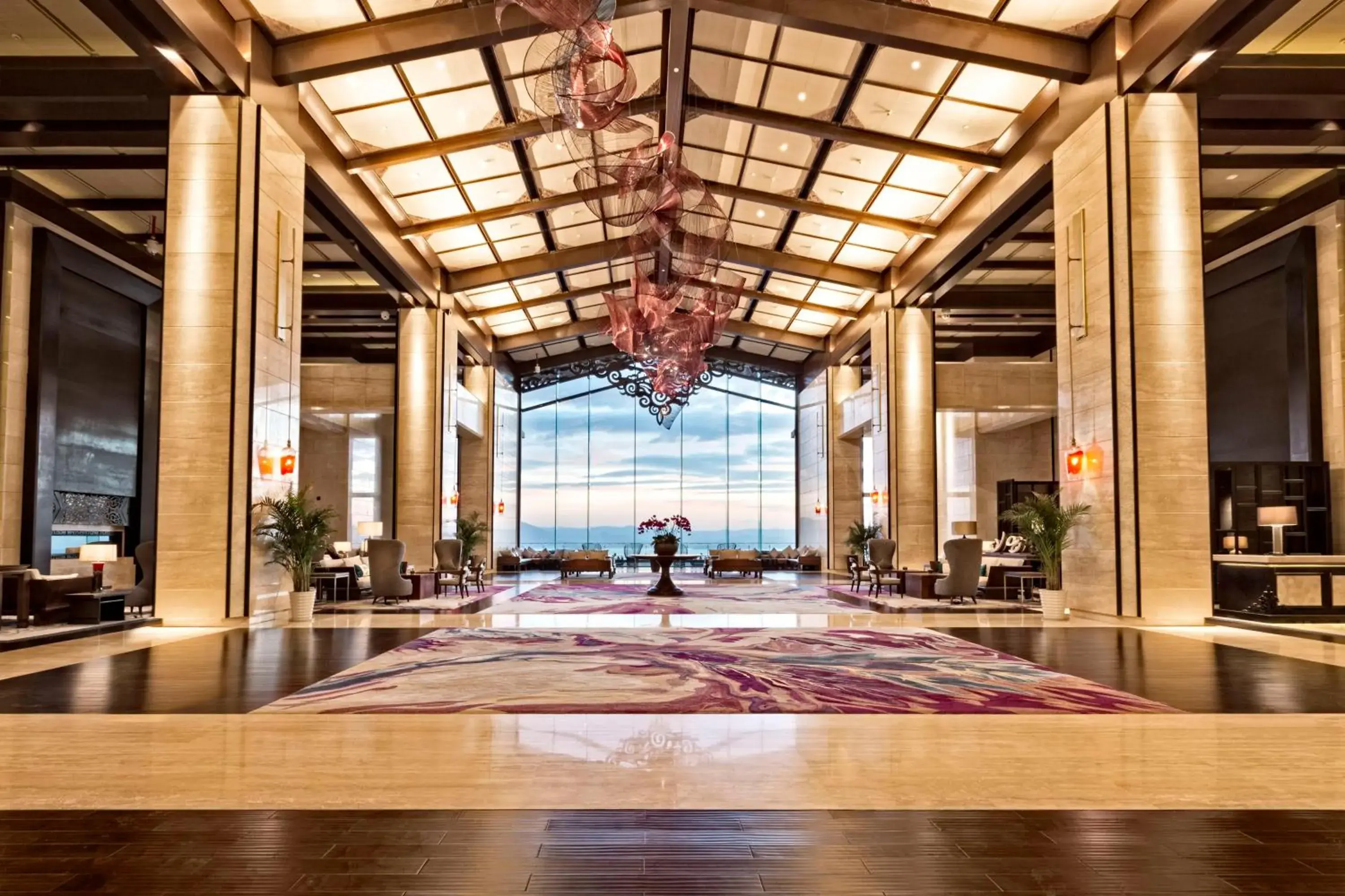 Lobby or reception in Hilton Dali Resort & Spa Lobby or reception in Hilton Dali Resort & Spa