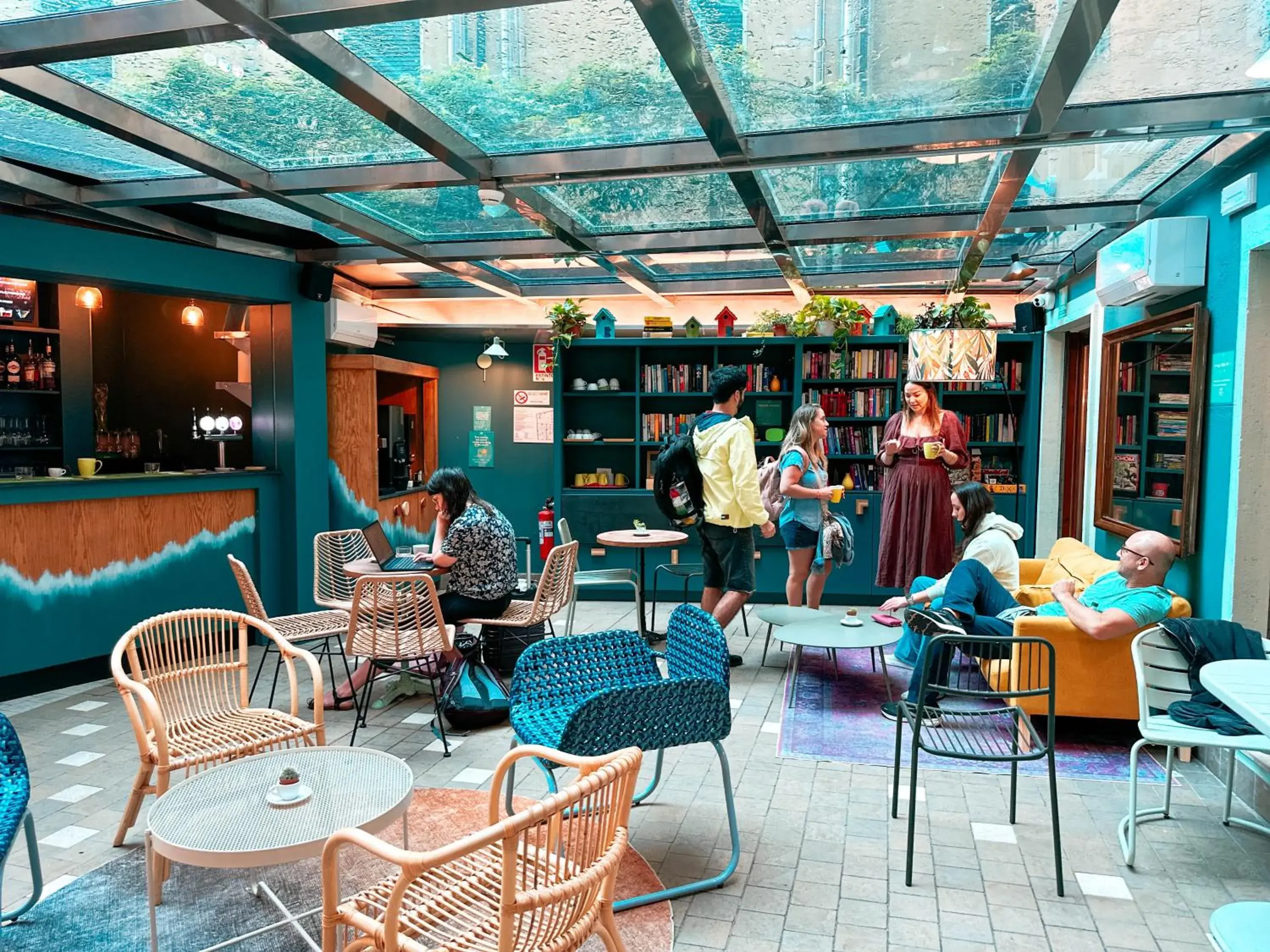 Lounge or bar in Ostello Bello Milano Duomo Lounge or bar in Ostello Bello Milano Duomo