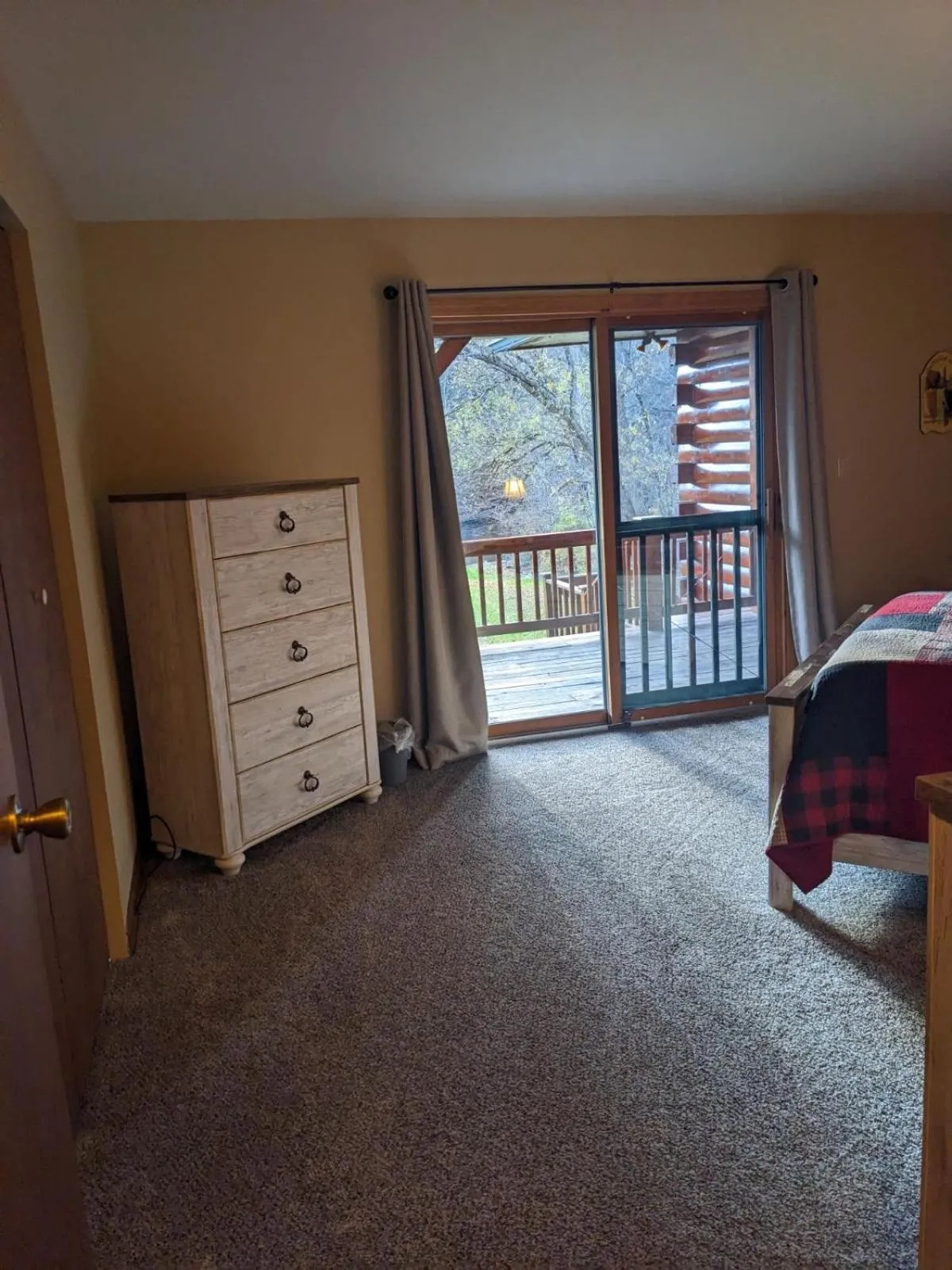 Balcony/Terrace, Bed in Rough Cut Lodge