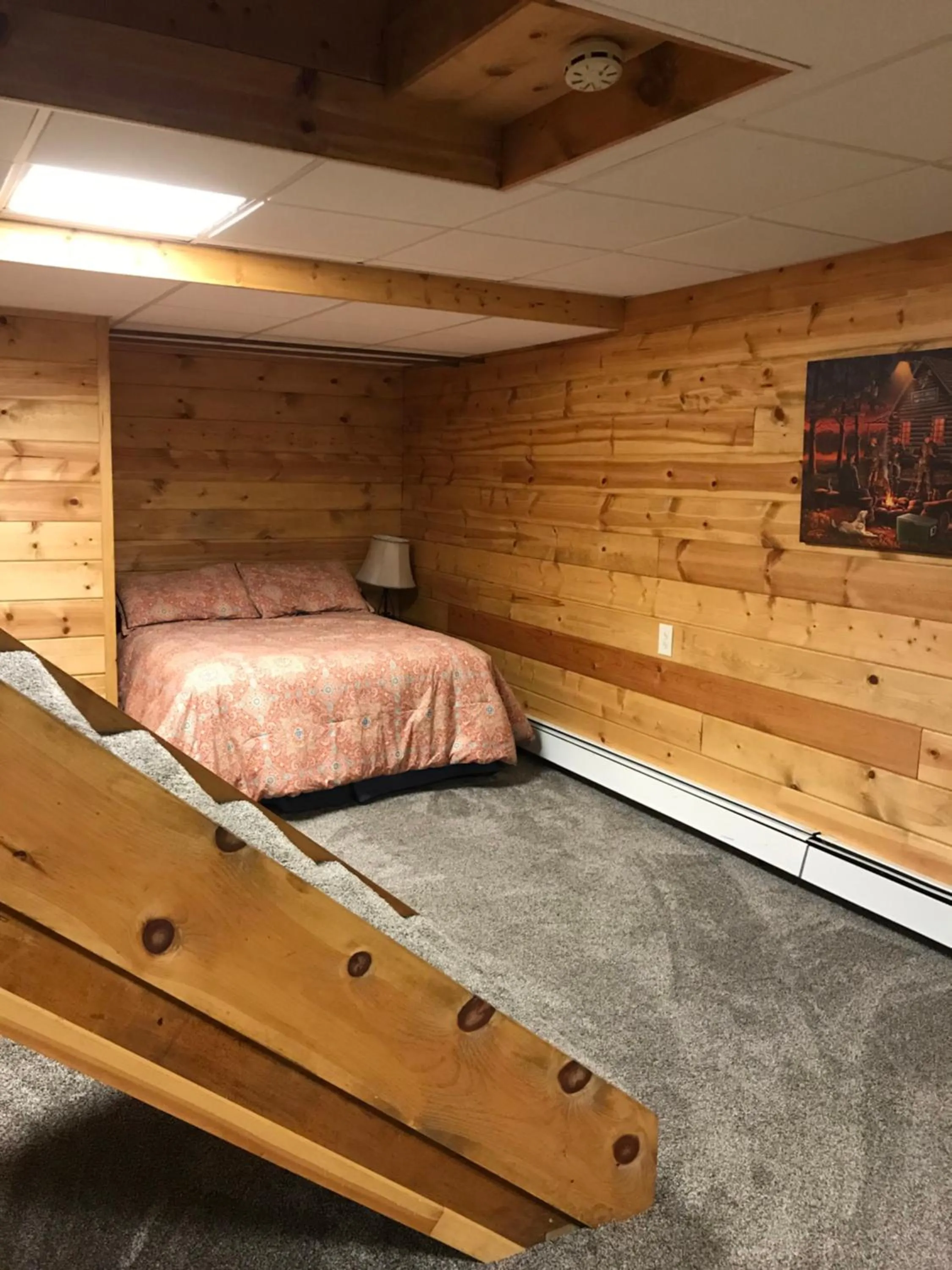 Bedroom, Bed in Rough Cut Lodge