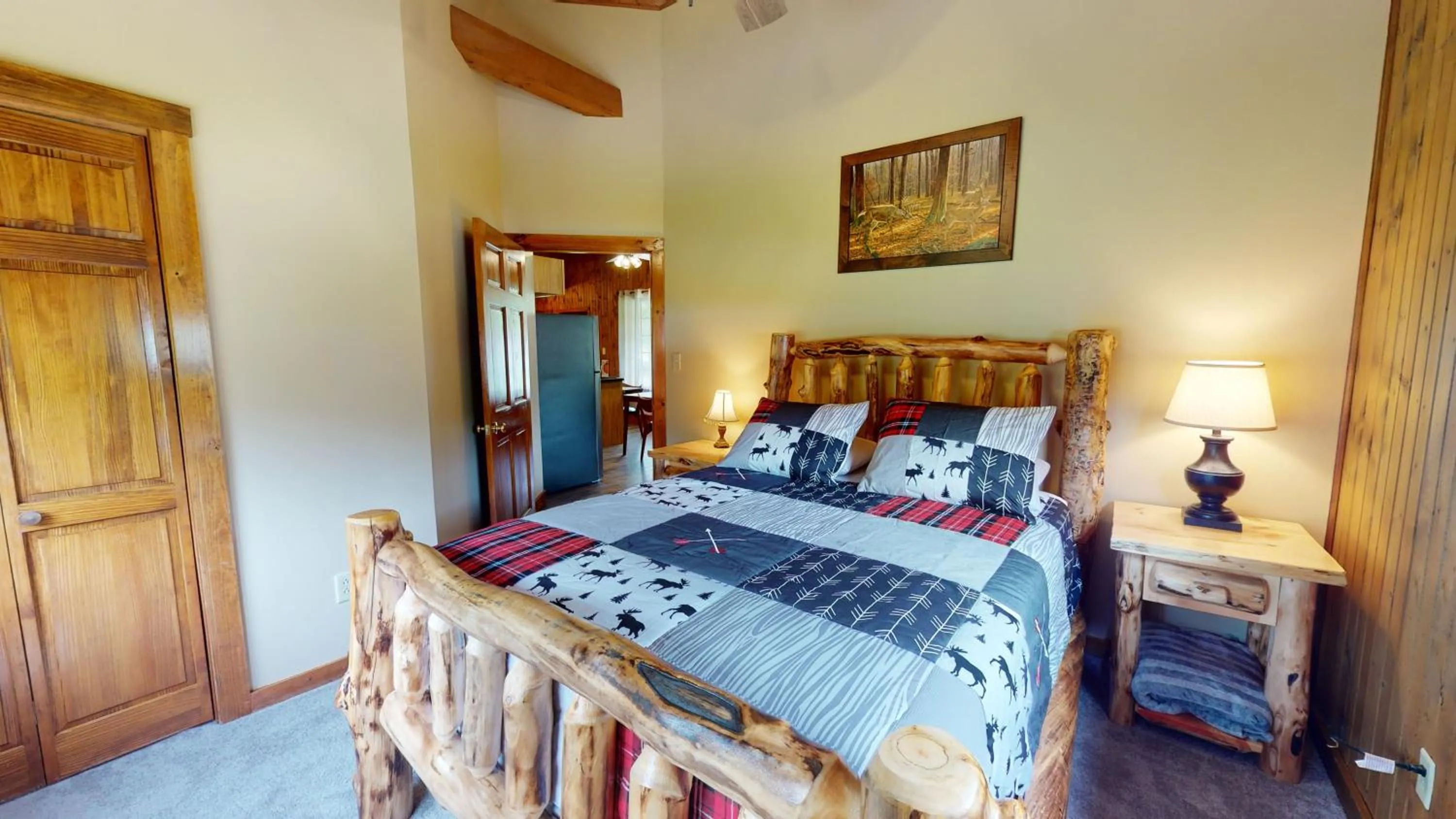 Bedroom, Bed in Rough Cut Lodge
