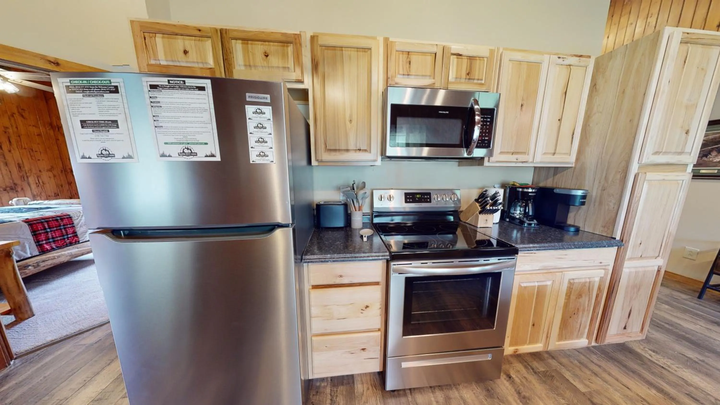 Coffee/tea facilities in Rough Cut Lodge