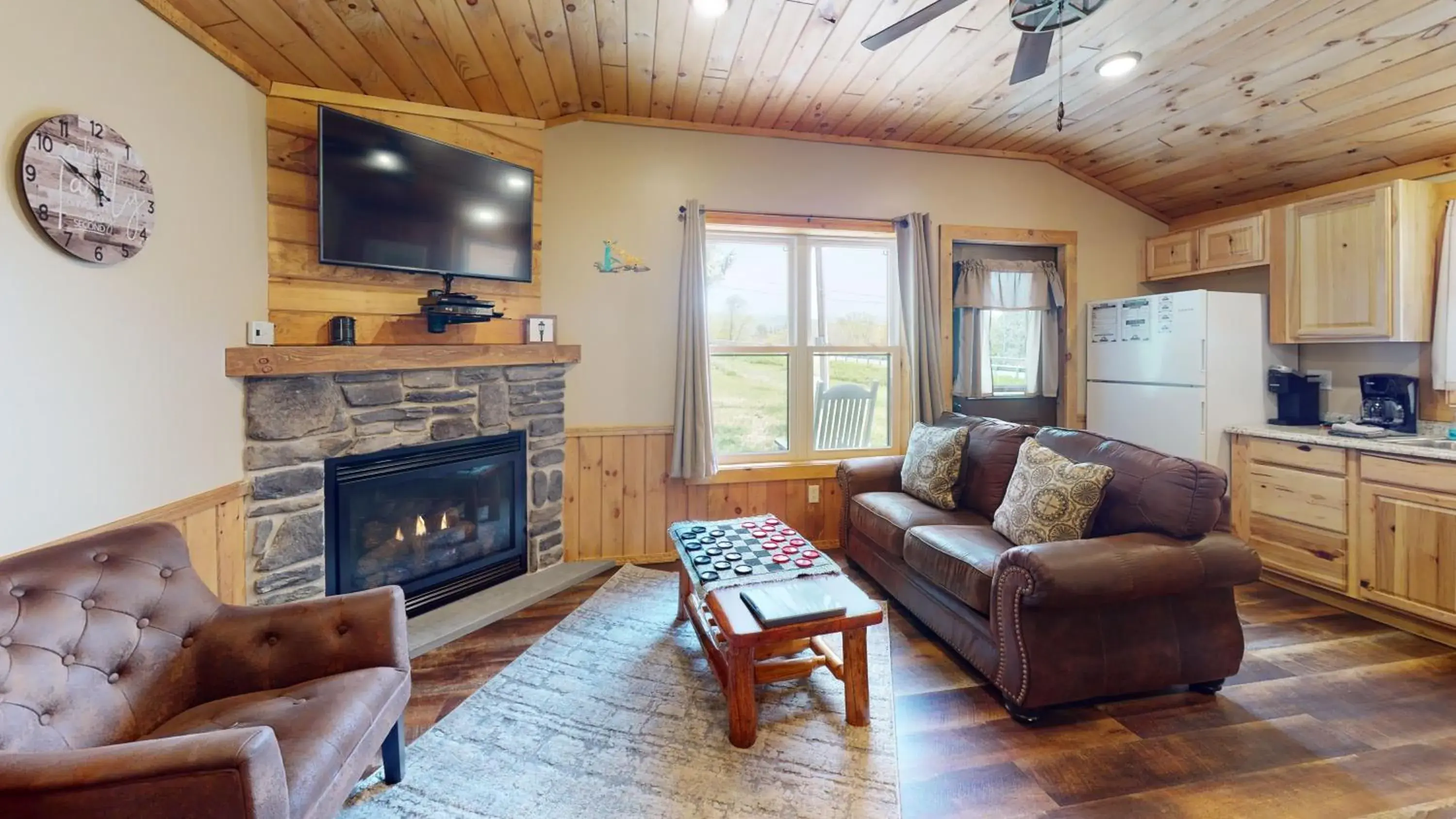 Family Suite in Rough Cut Lodge Family Suite in Rough Cut Lodge