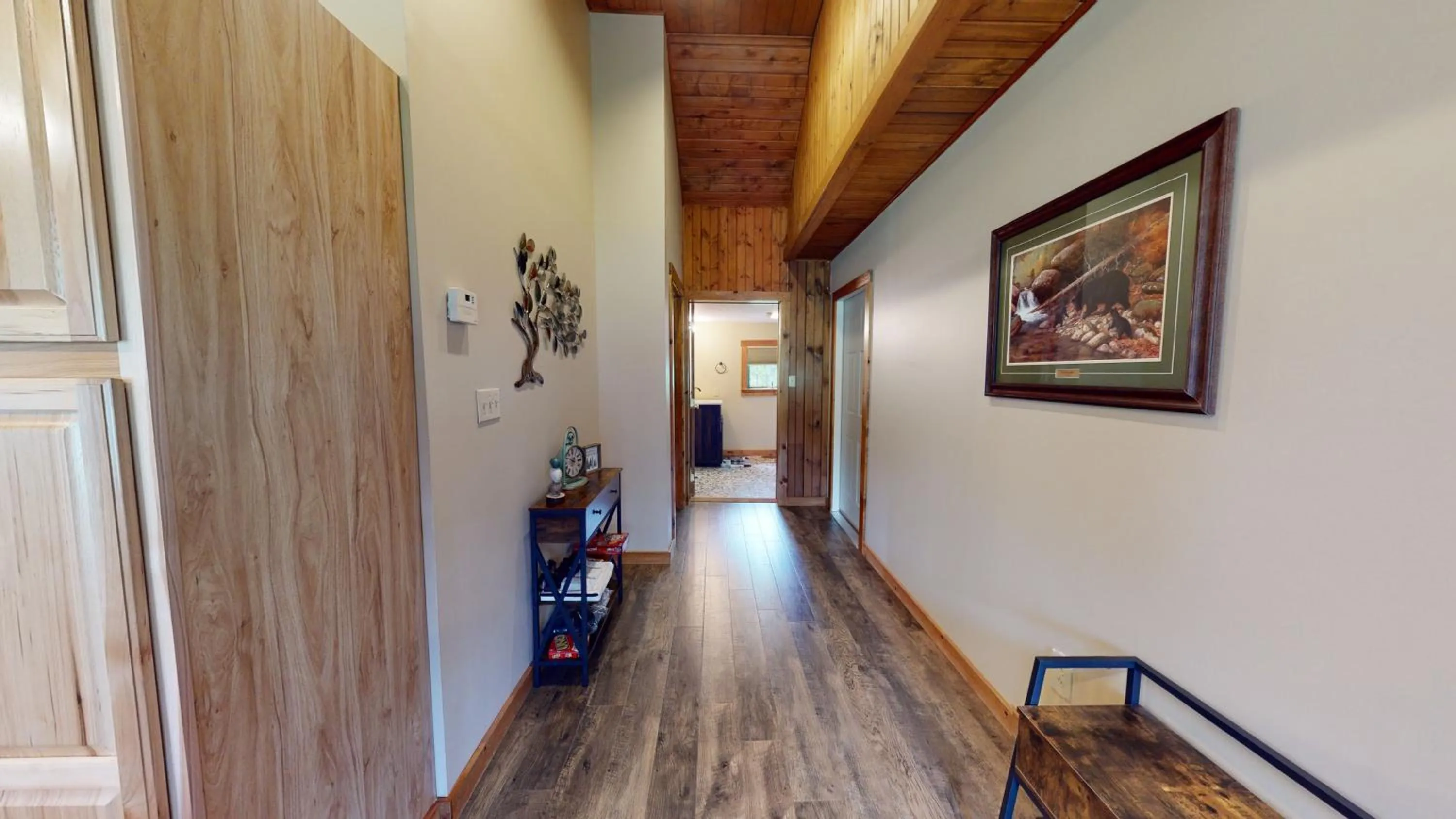 Facade/entrance in Rough Cut Lodge