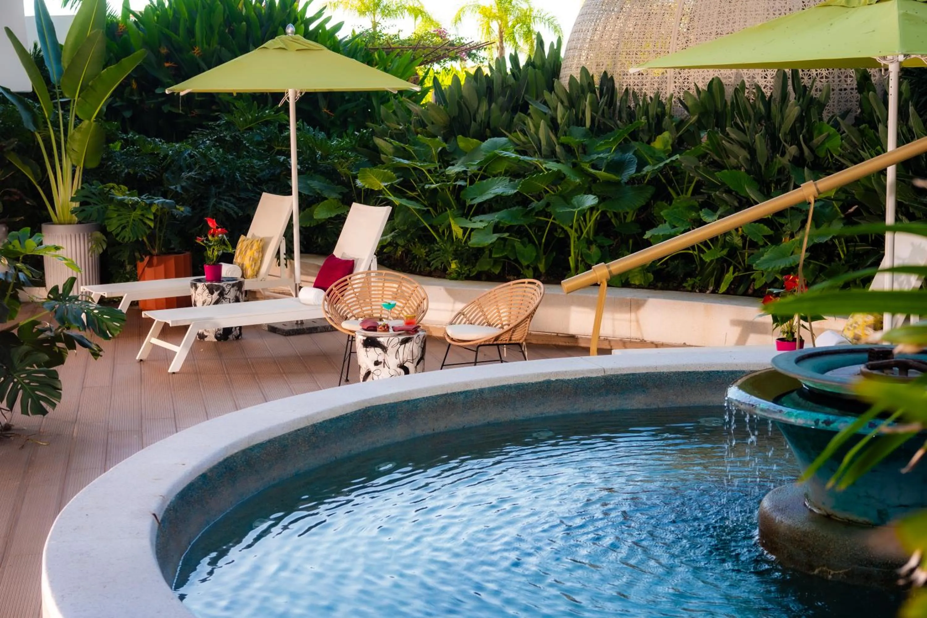 Day in Almar Resort Luxury LGBT Experience by Mantamar Beach Club