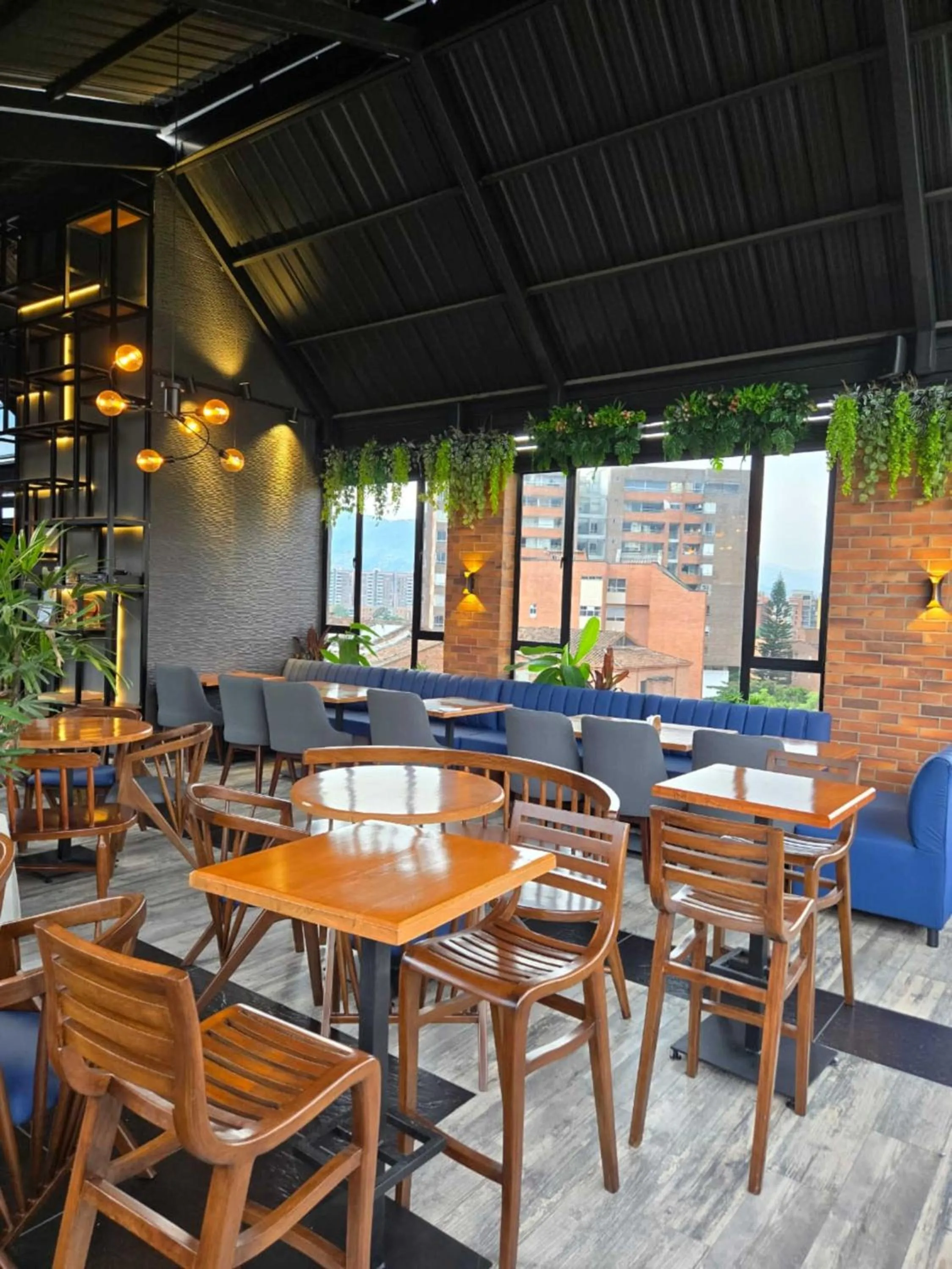 Restaurant/places to eat in Rooca Urban