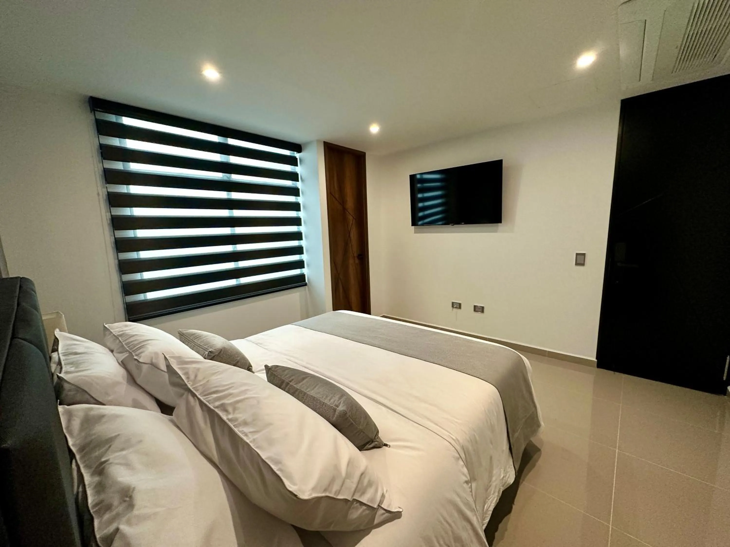 TV and multimedia, Bed in Rooca Urban