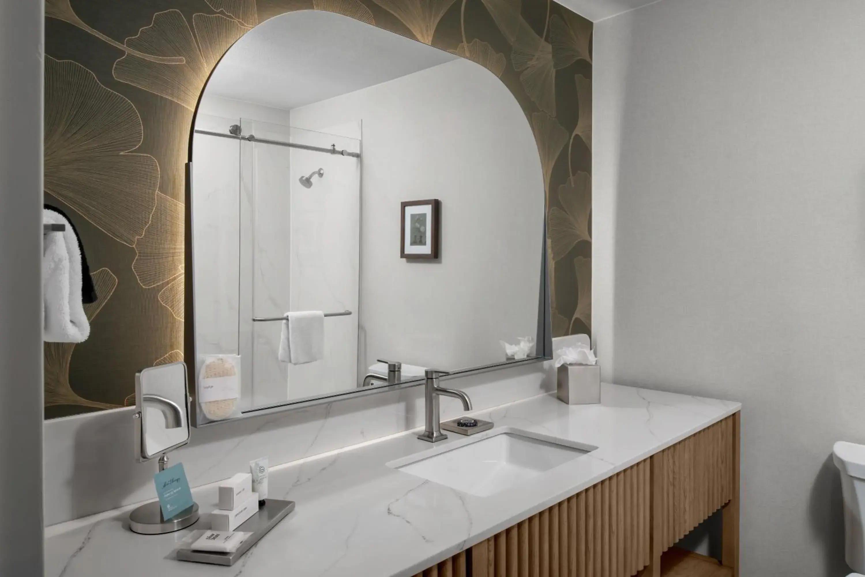 The Grove Hotel The Grove Hotel