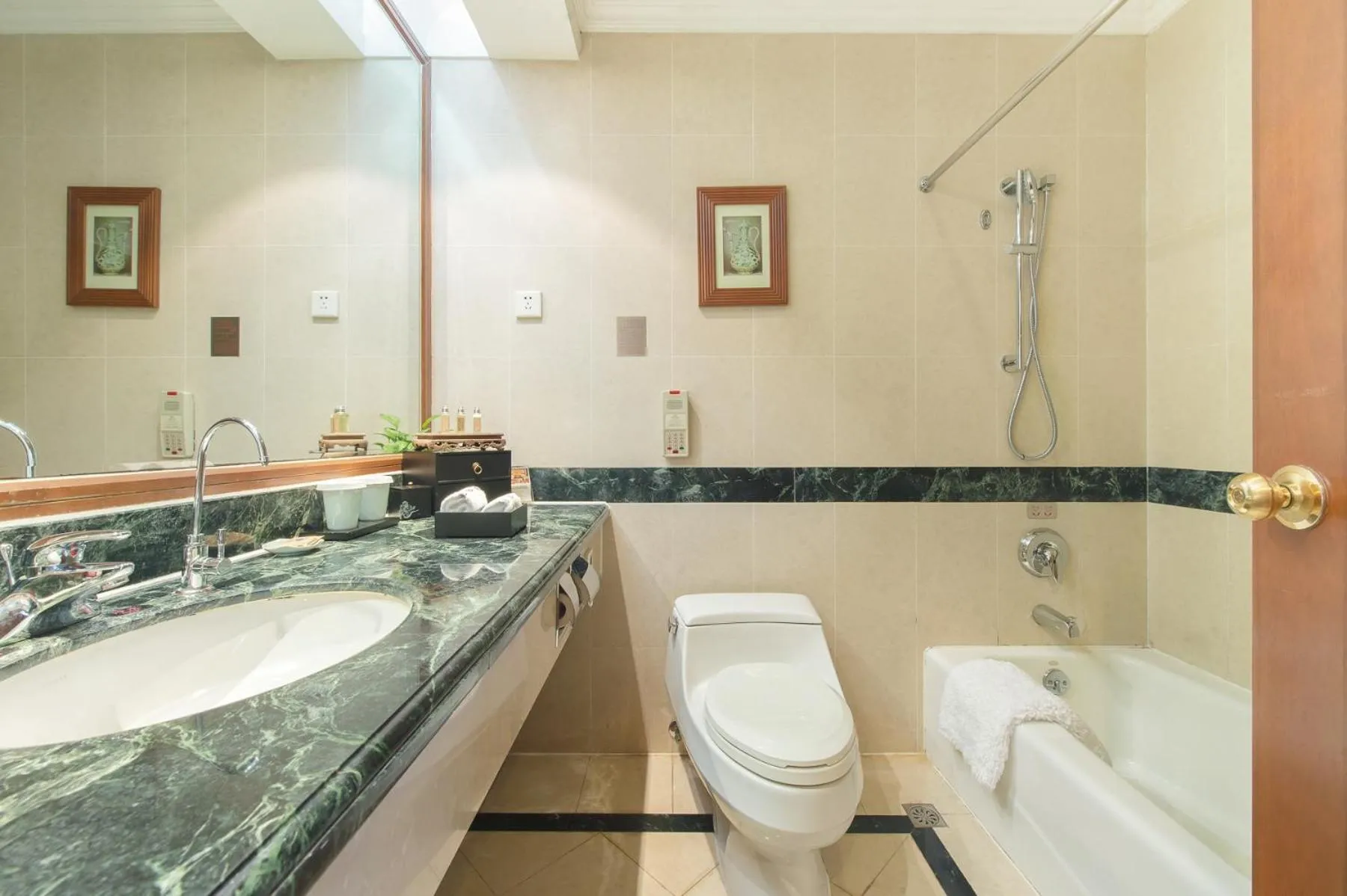 Bathroom in West Lake State Guest House