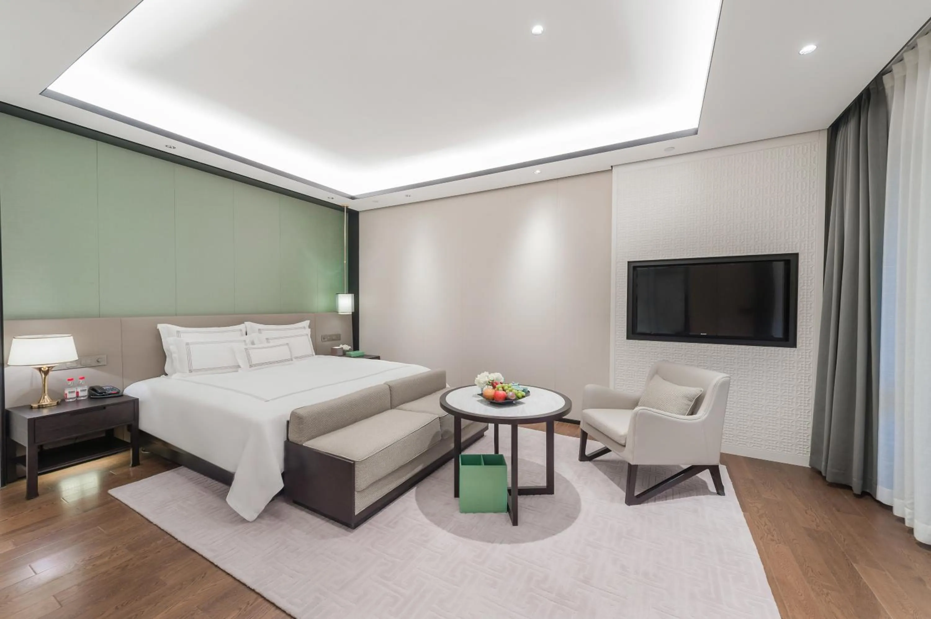 Property building, Bed in West Lake State Guest House