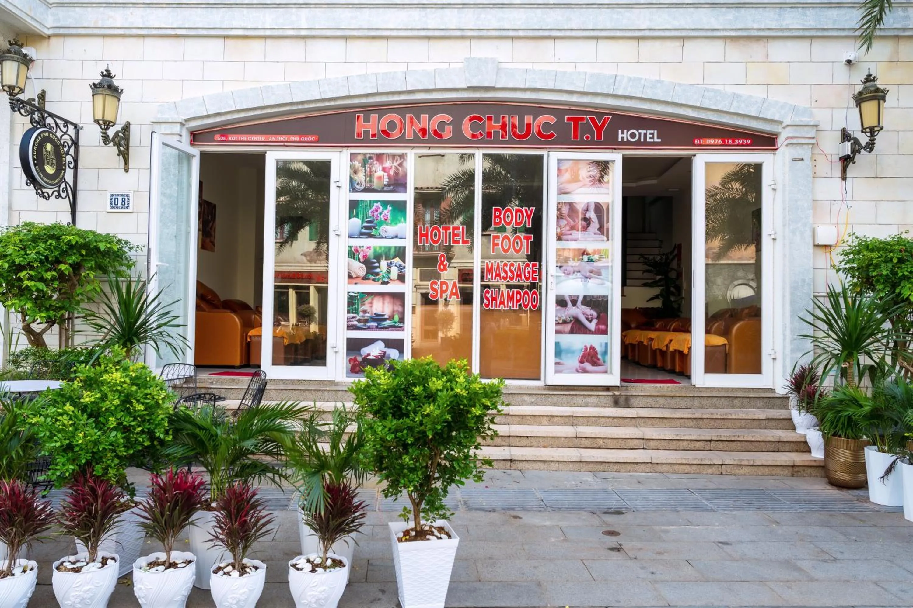 Property building in Hồng Chúc Hotel