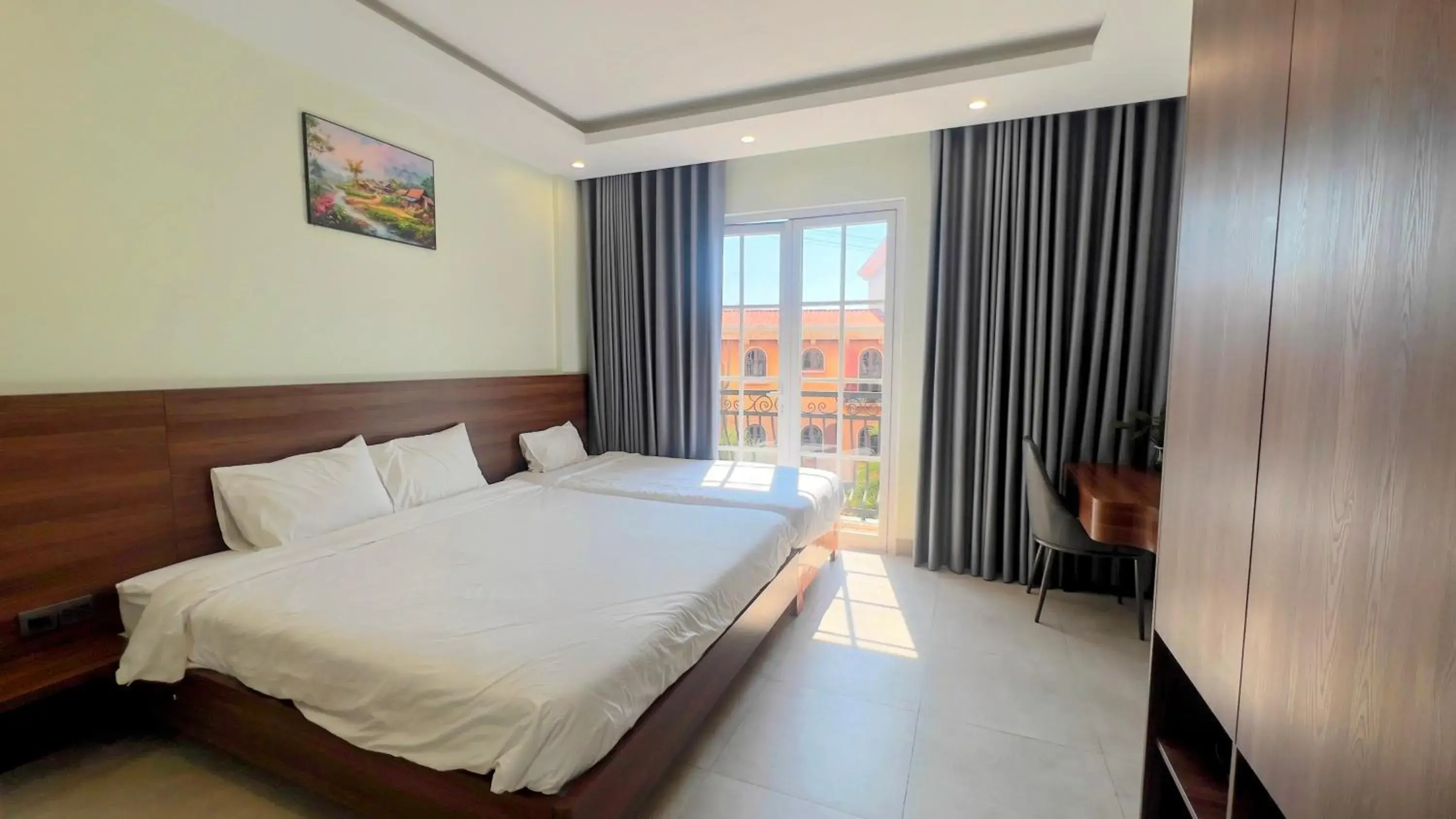 Triple Room with City View in Hồng Chúc Hotel Triple Room with City View in Hồng Chúc Hotel