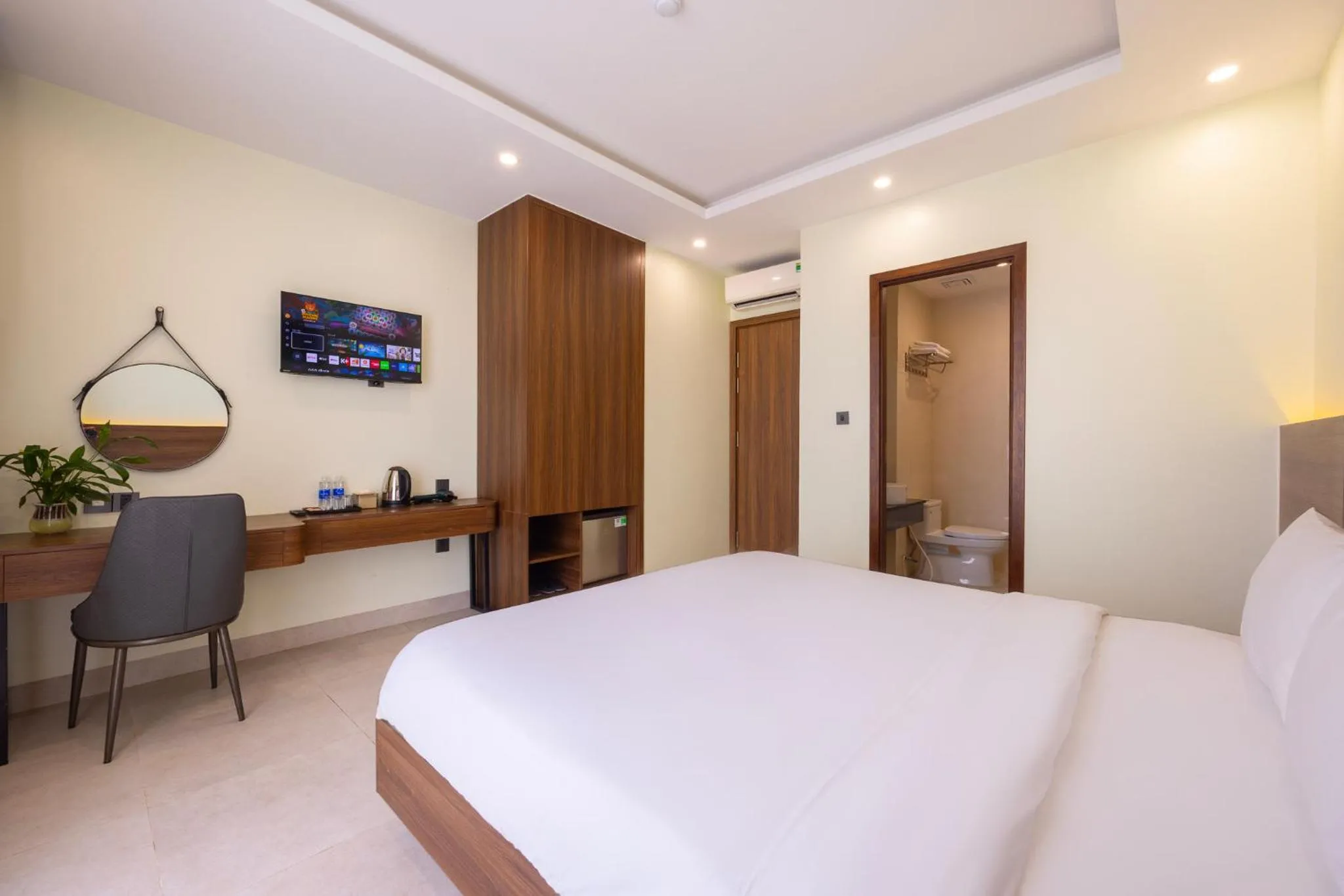 Photo of the whole room, Bed in Hồng Chúc Hotel