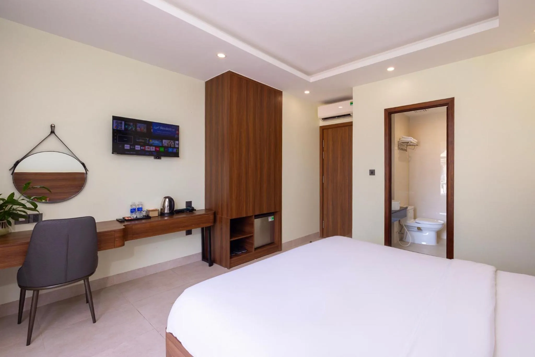 Photo of the whole room, Bed in Hồng Chúc Hotel