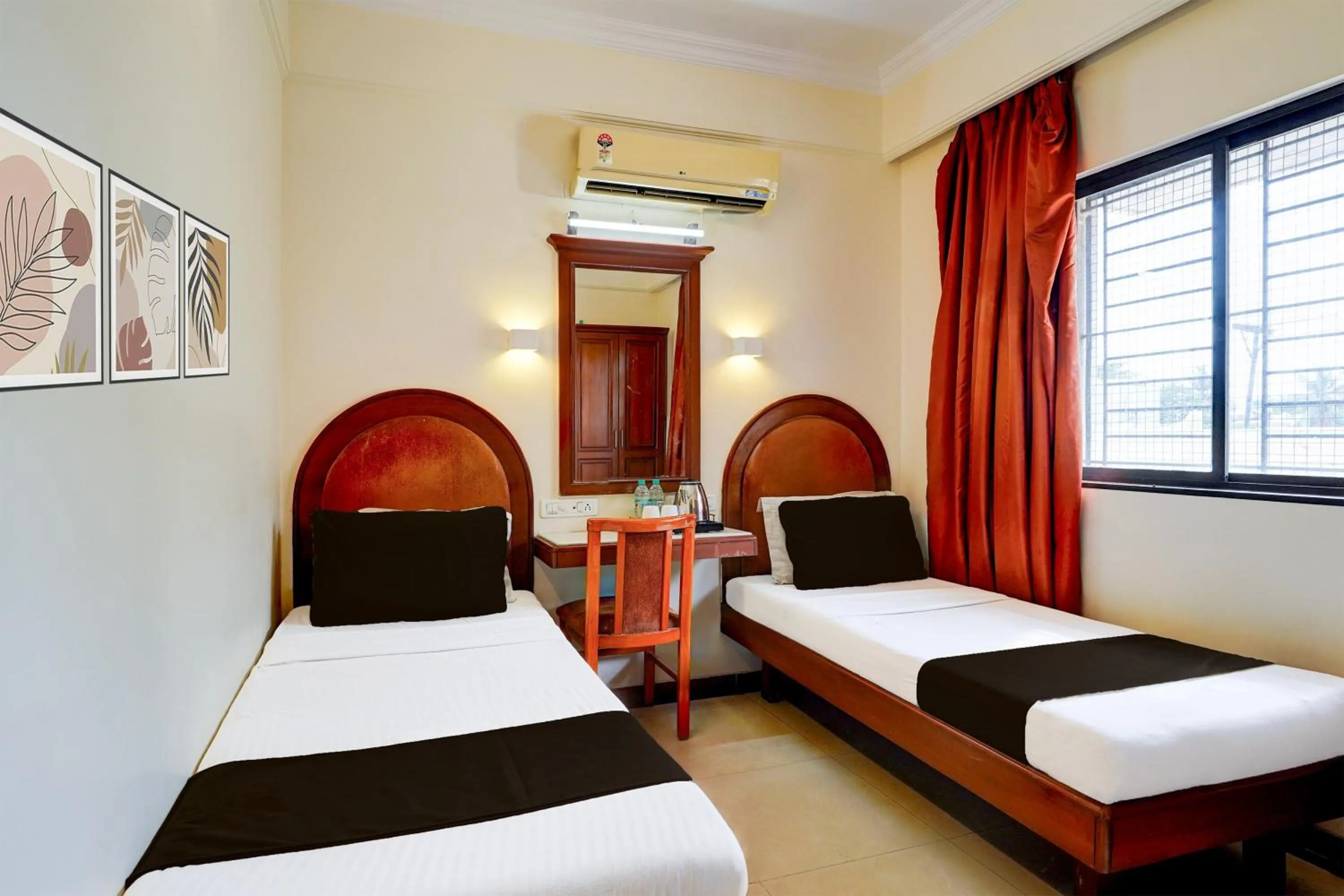 Bedroom, Bed in Super Hotel O Thimmaiah Rd Rajajinagar