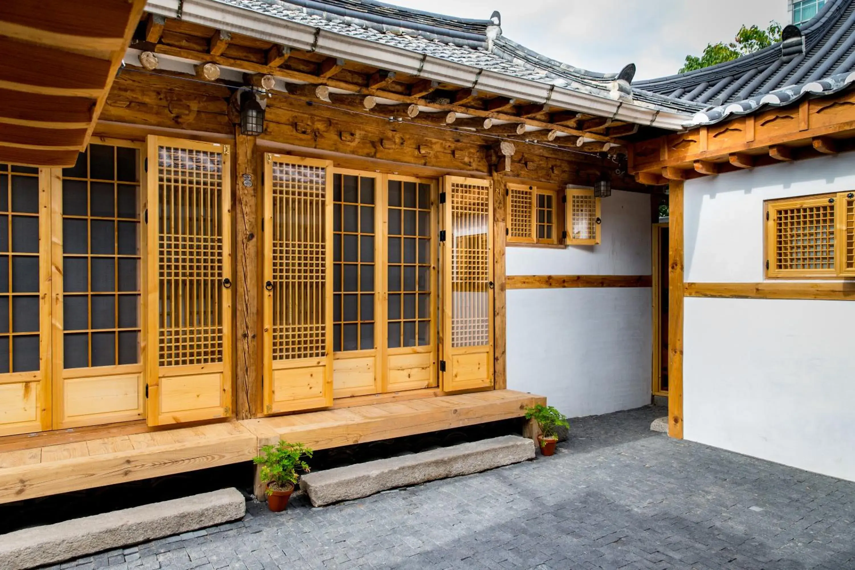 Facade/entrance in GaEunChae Facade/entrance in GaEunChae