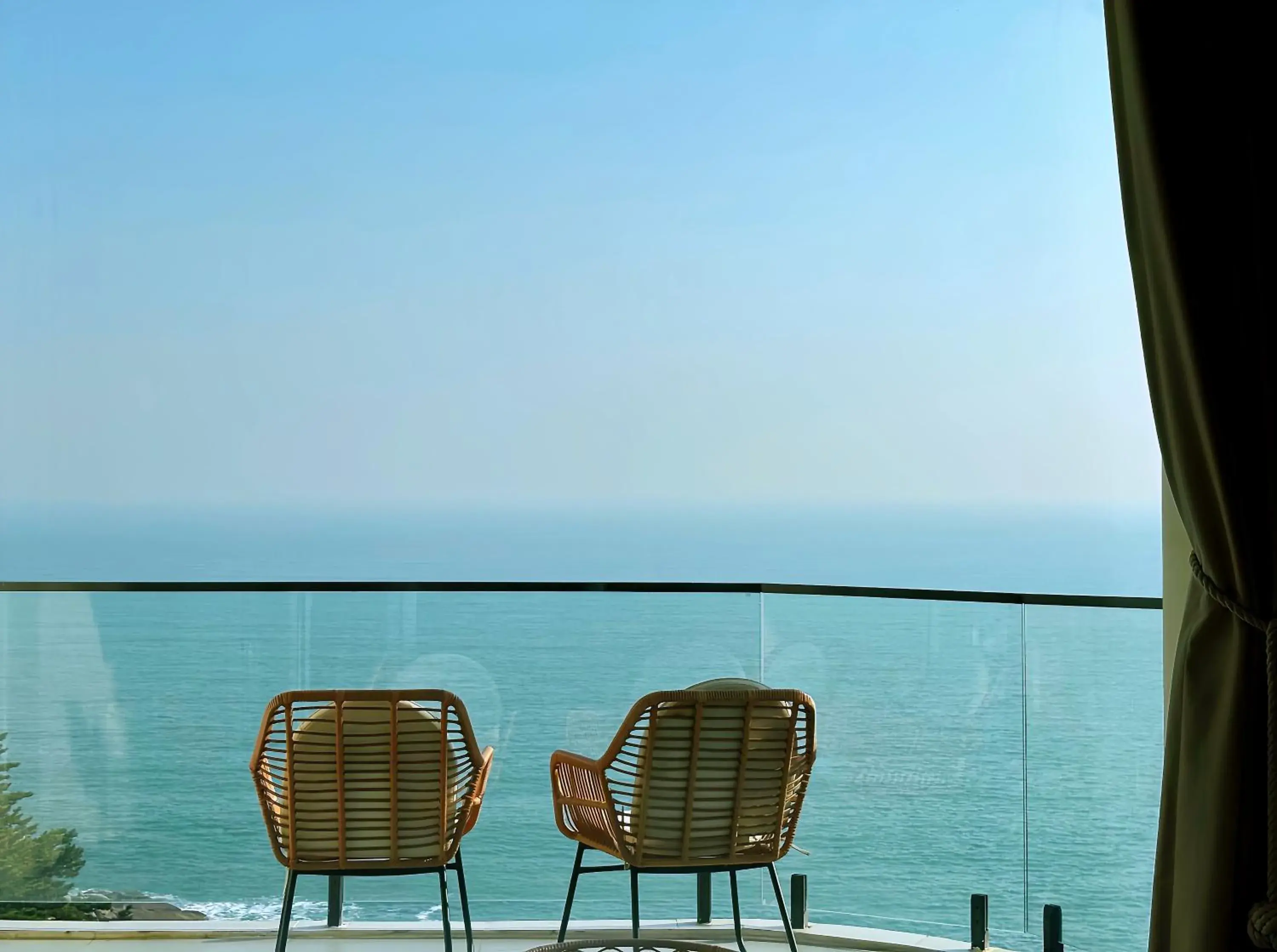 Queen Room with Balcony in Qingdao Momer Cliff Ocean View Villas Queen Room with Balcony in Qingdao Momer Cliff Ocean View Villas