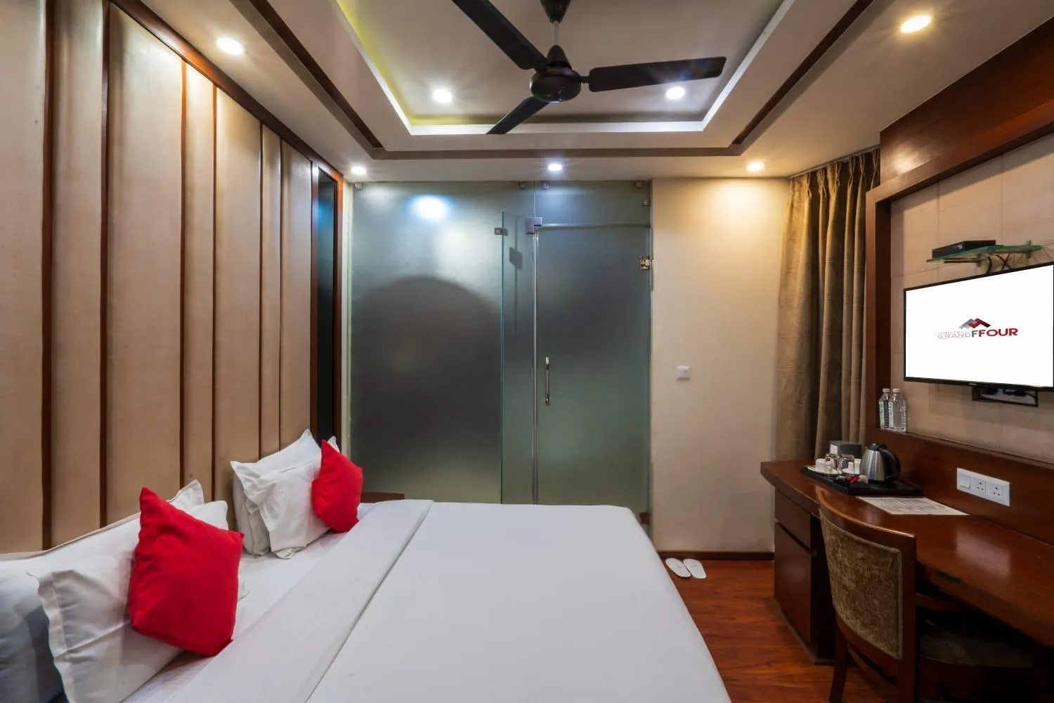 Bedroom, Bed in Grand FFOUR near Nehru Place, Delhi