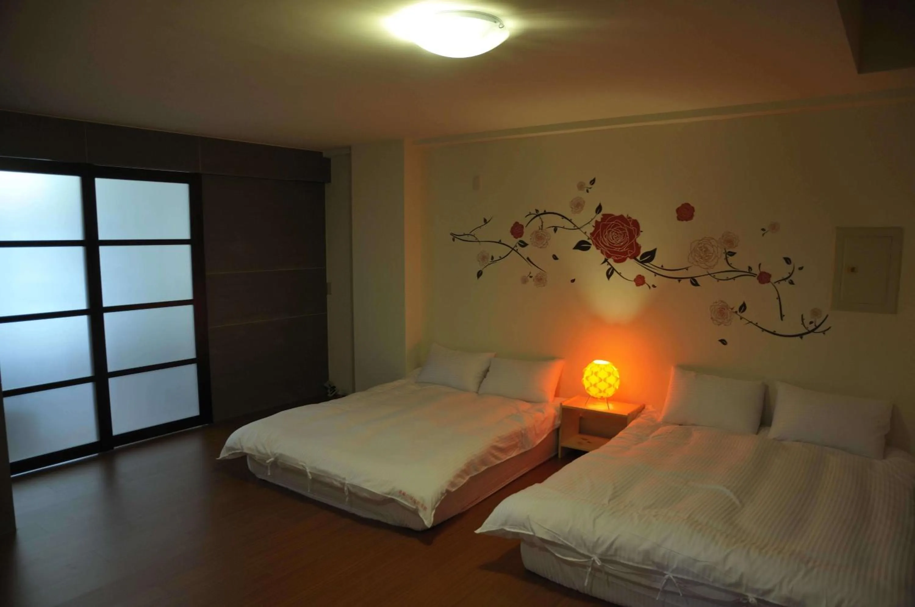 Decorative detail, Bed in Sanyi Happiness B&B