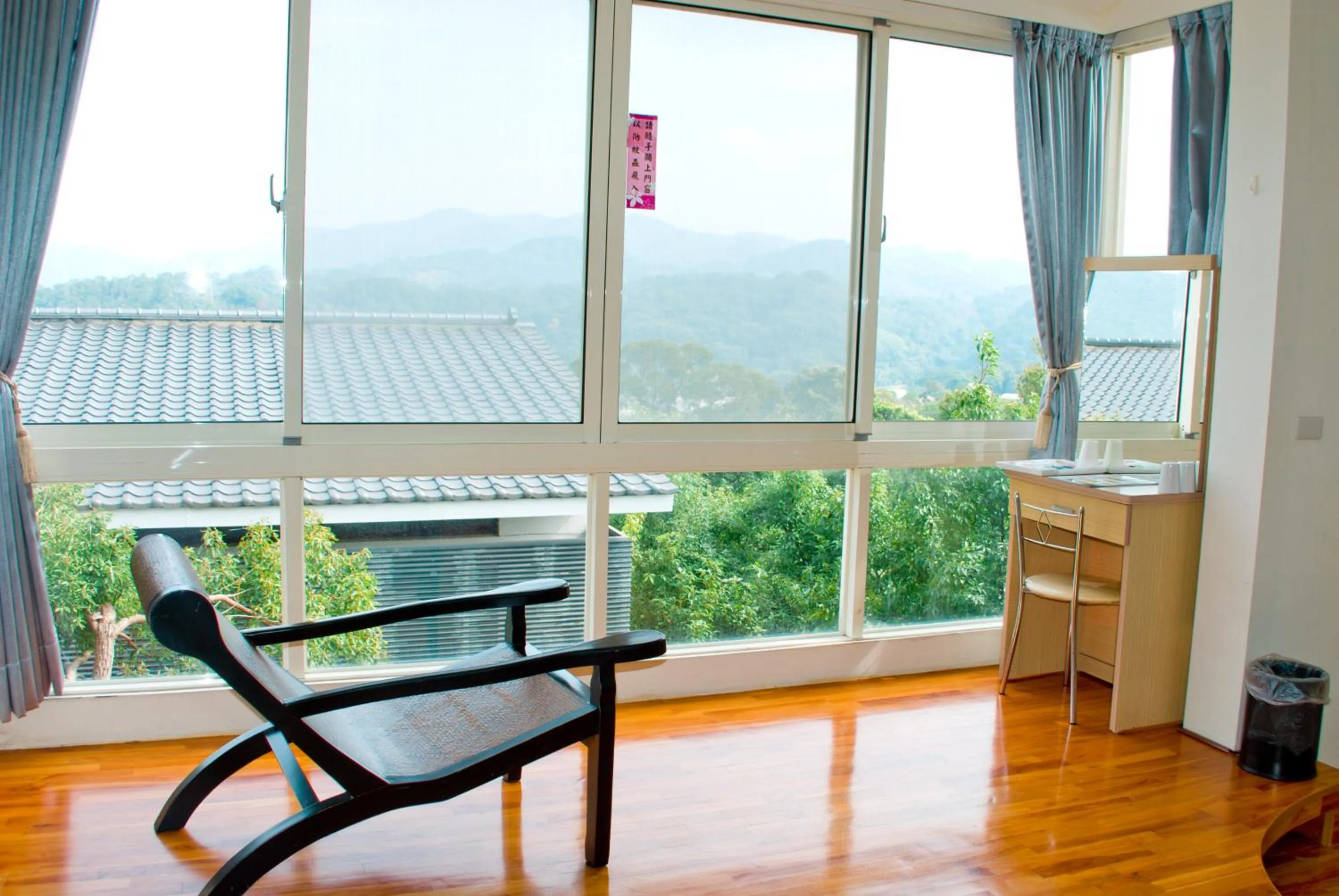 Photo of the whole room in Sanyi Happiness B&B