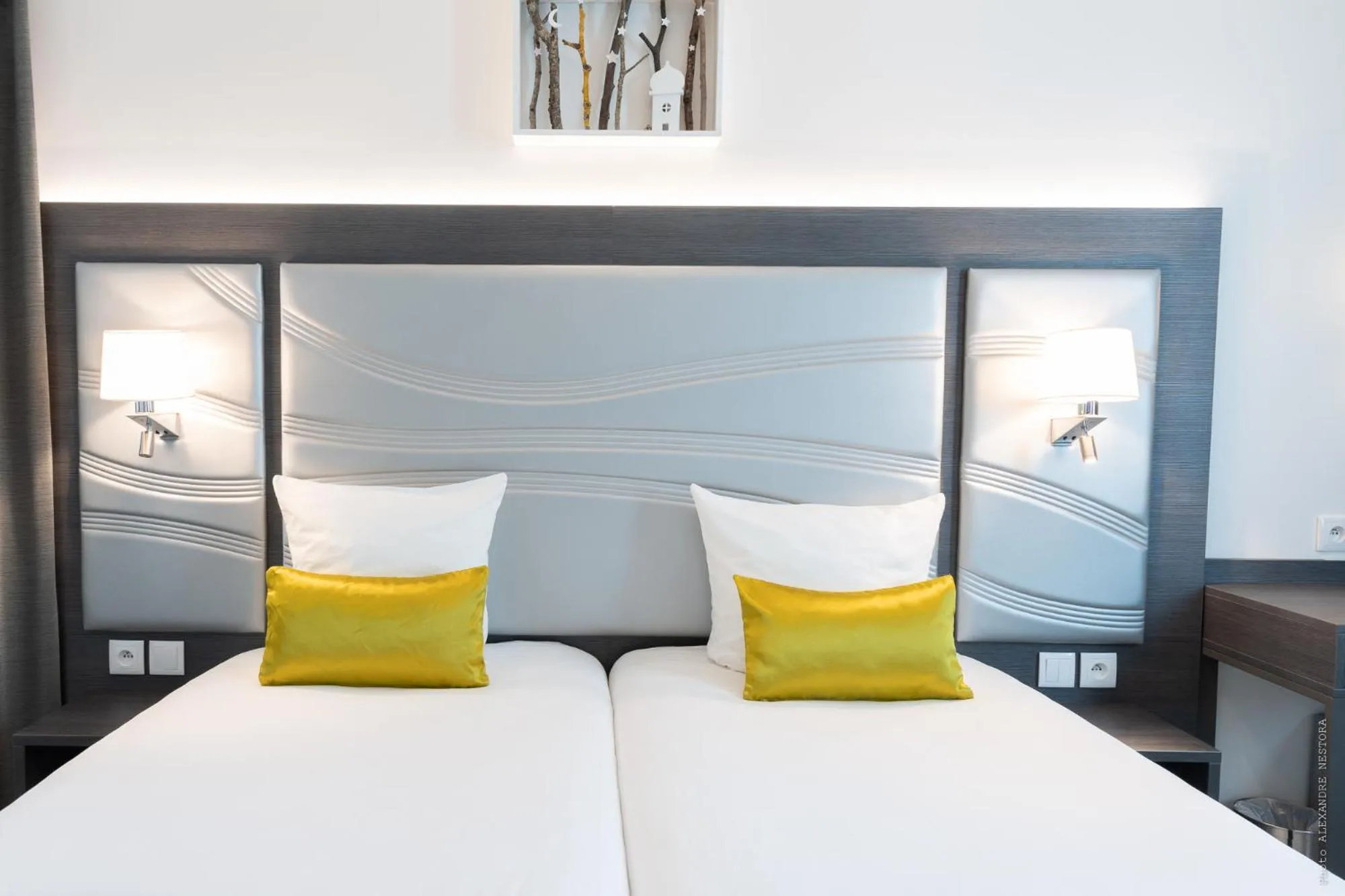 Bed in Hôtel Versailles Chantiers