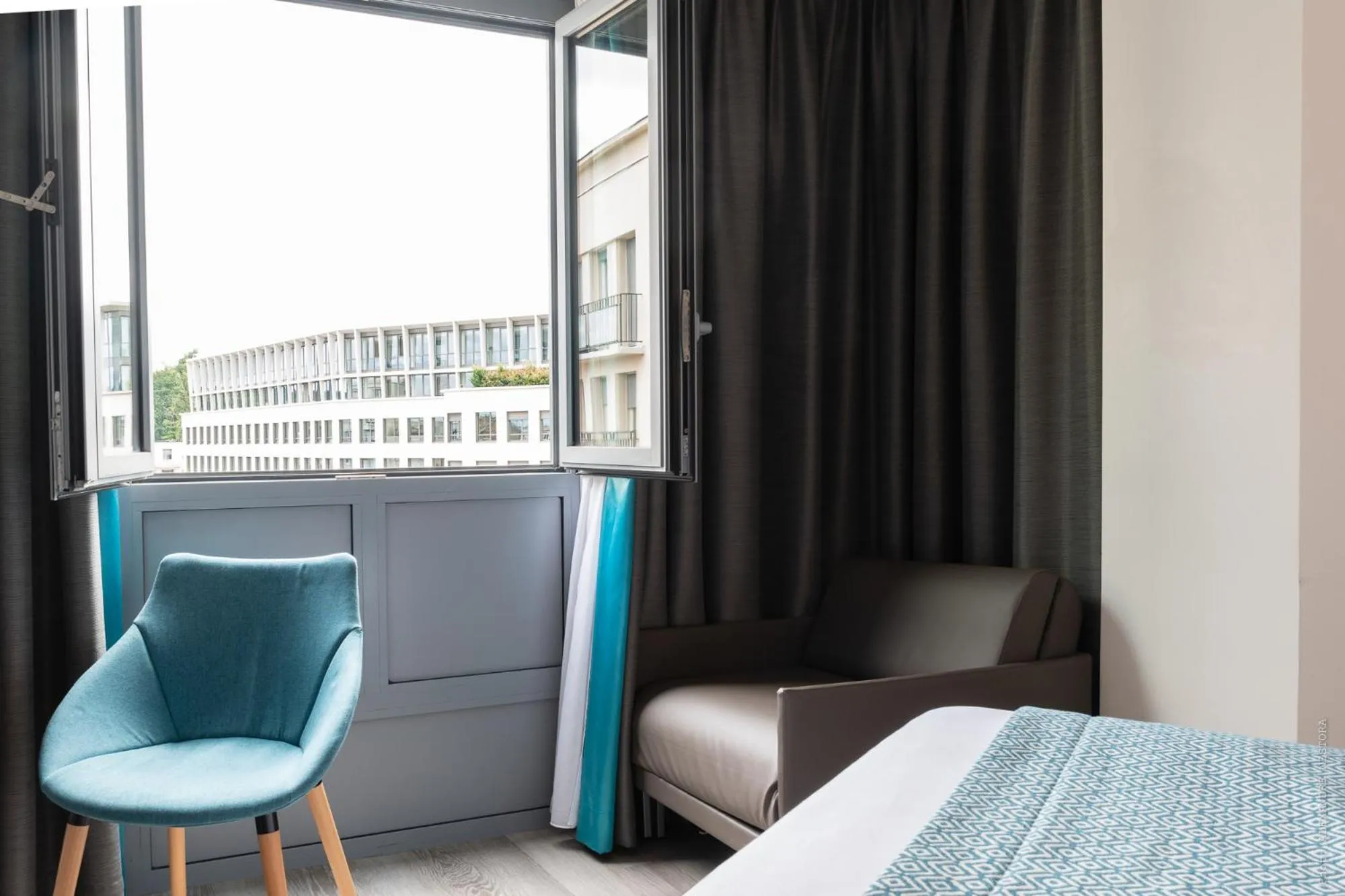 Bed in Hôtel Versailles Chantiers