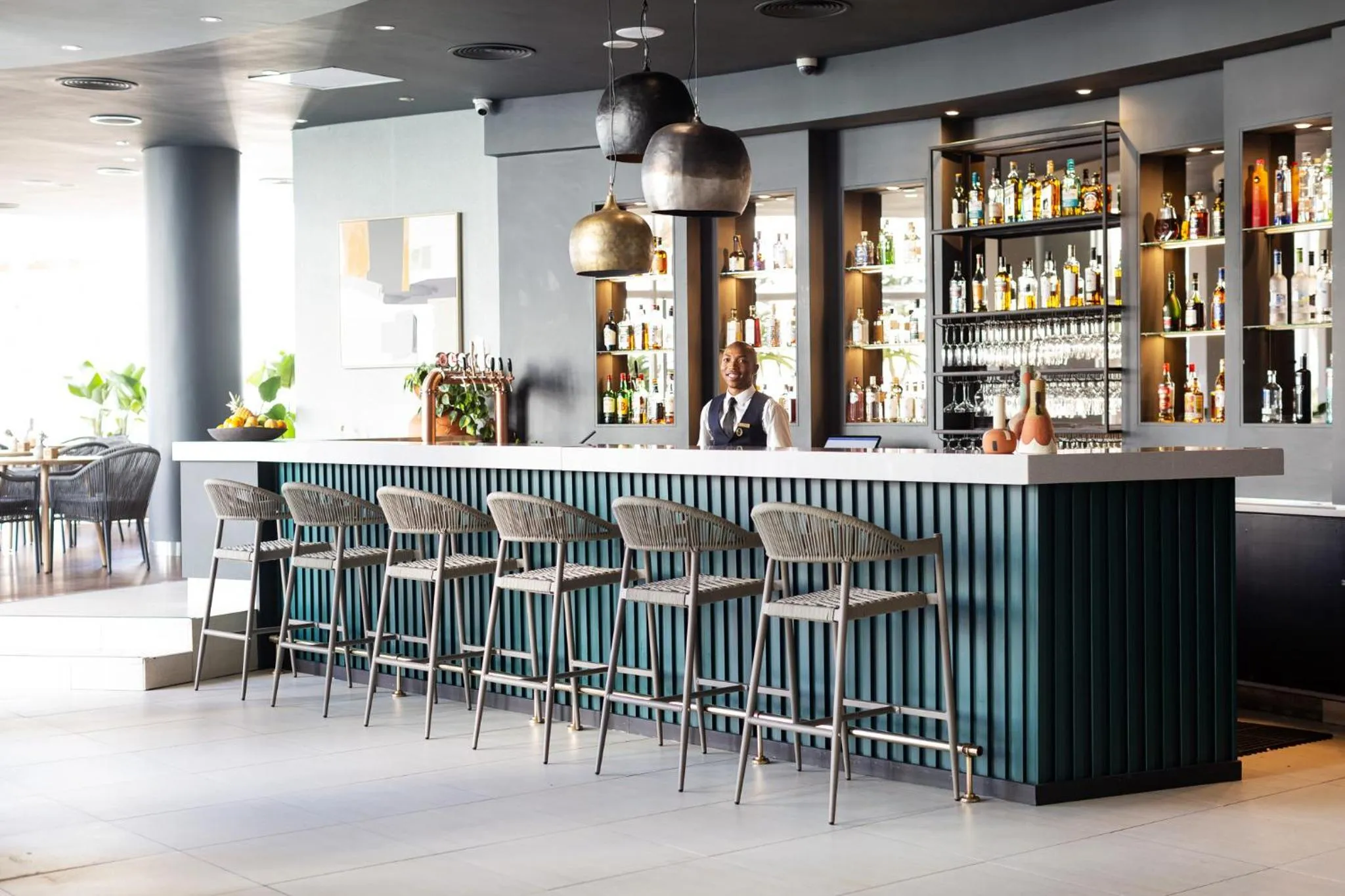 Restaurant/places to eat in President Hotel