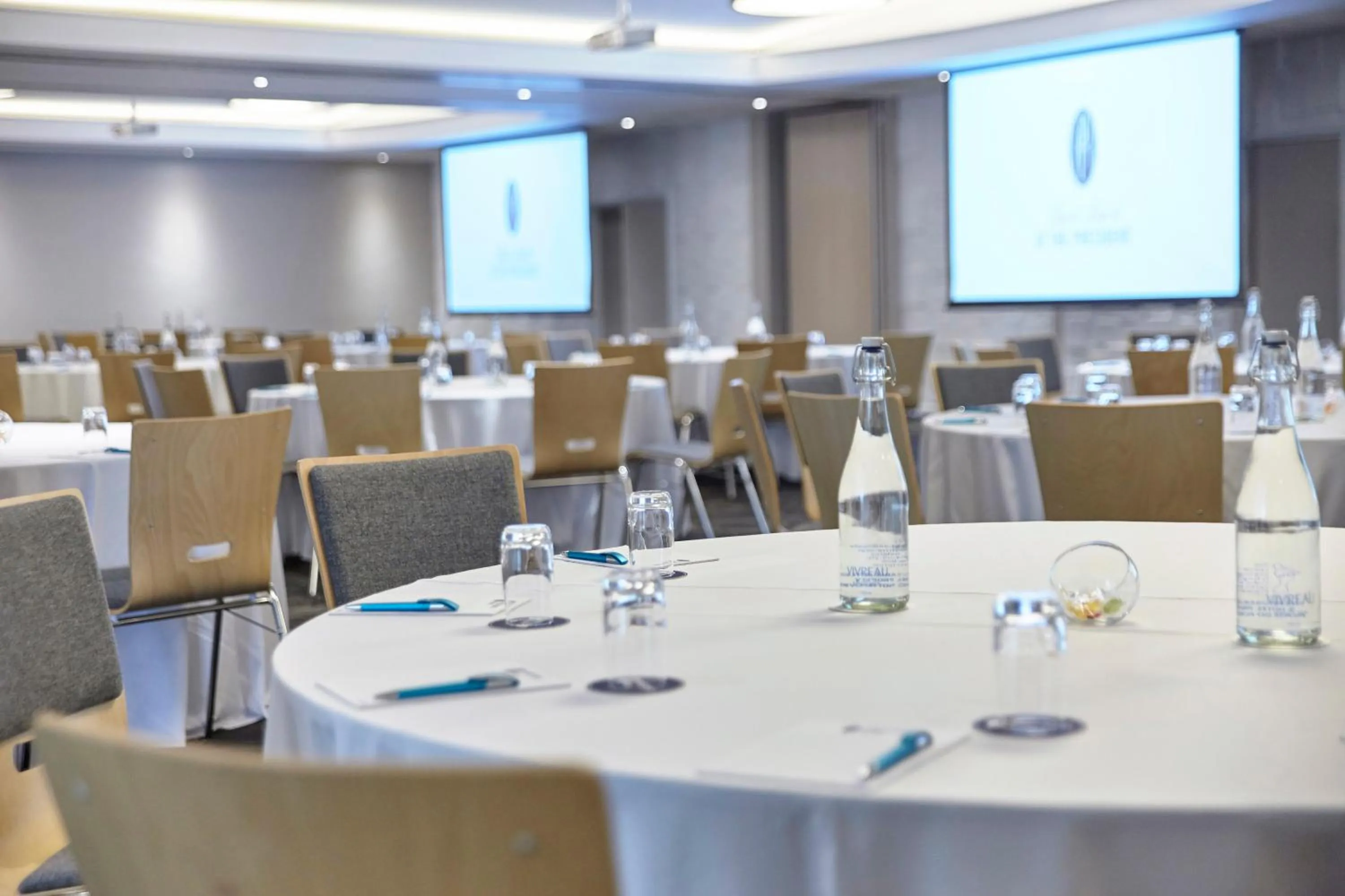 Meeting/conference room in President Hotel