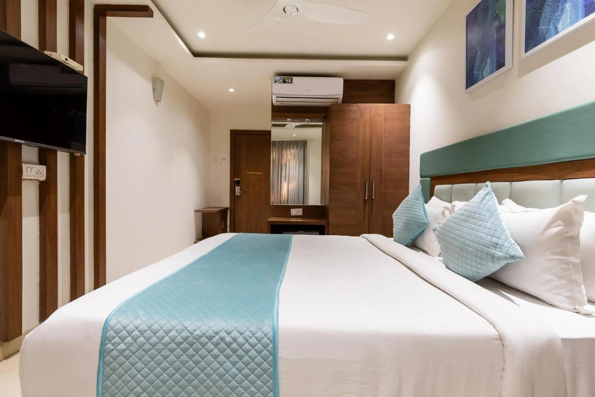 Bed in FabHotel Prime The Oasis