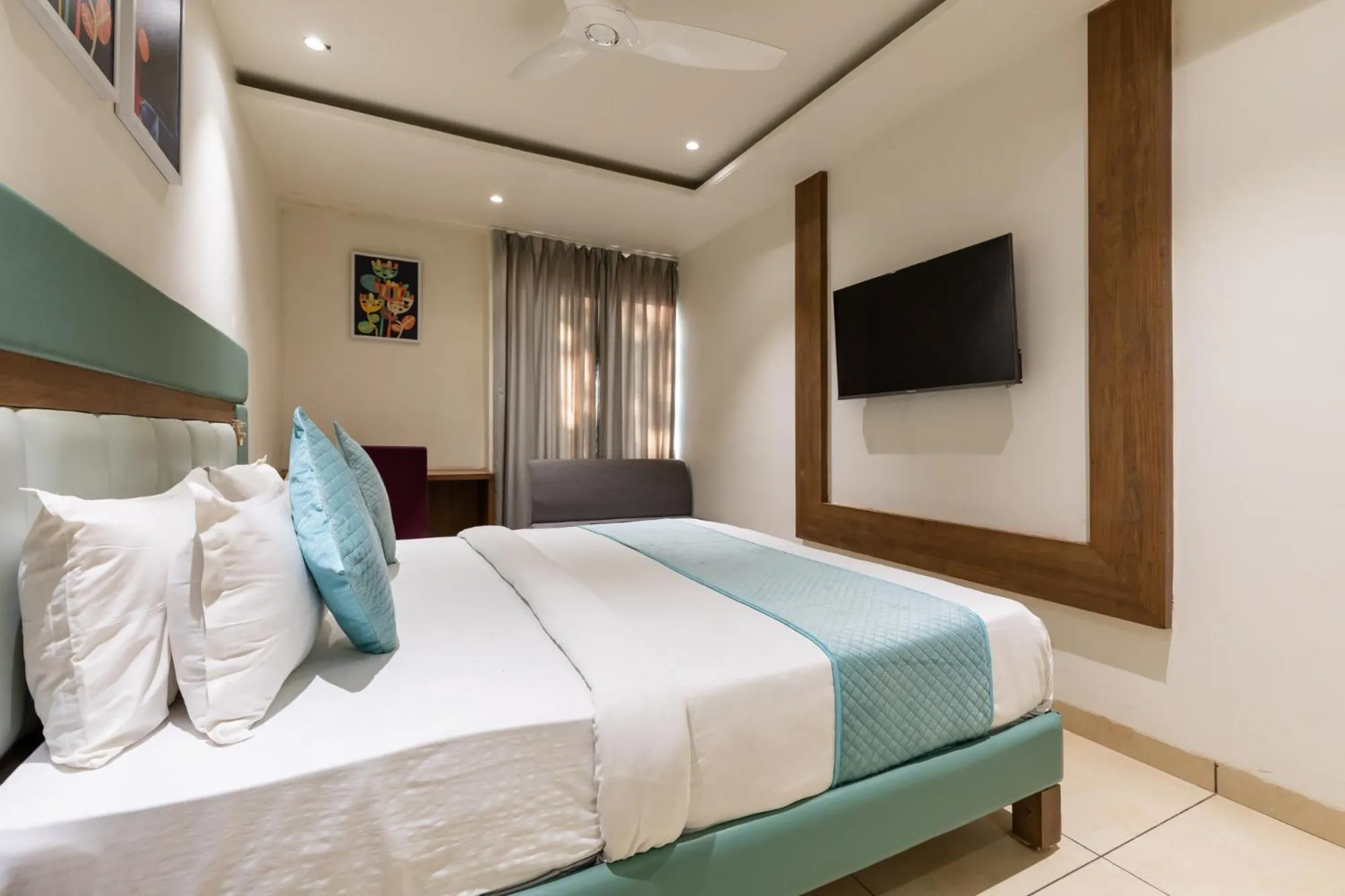 Bed in FabHotel The Oasis