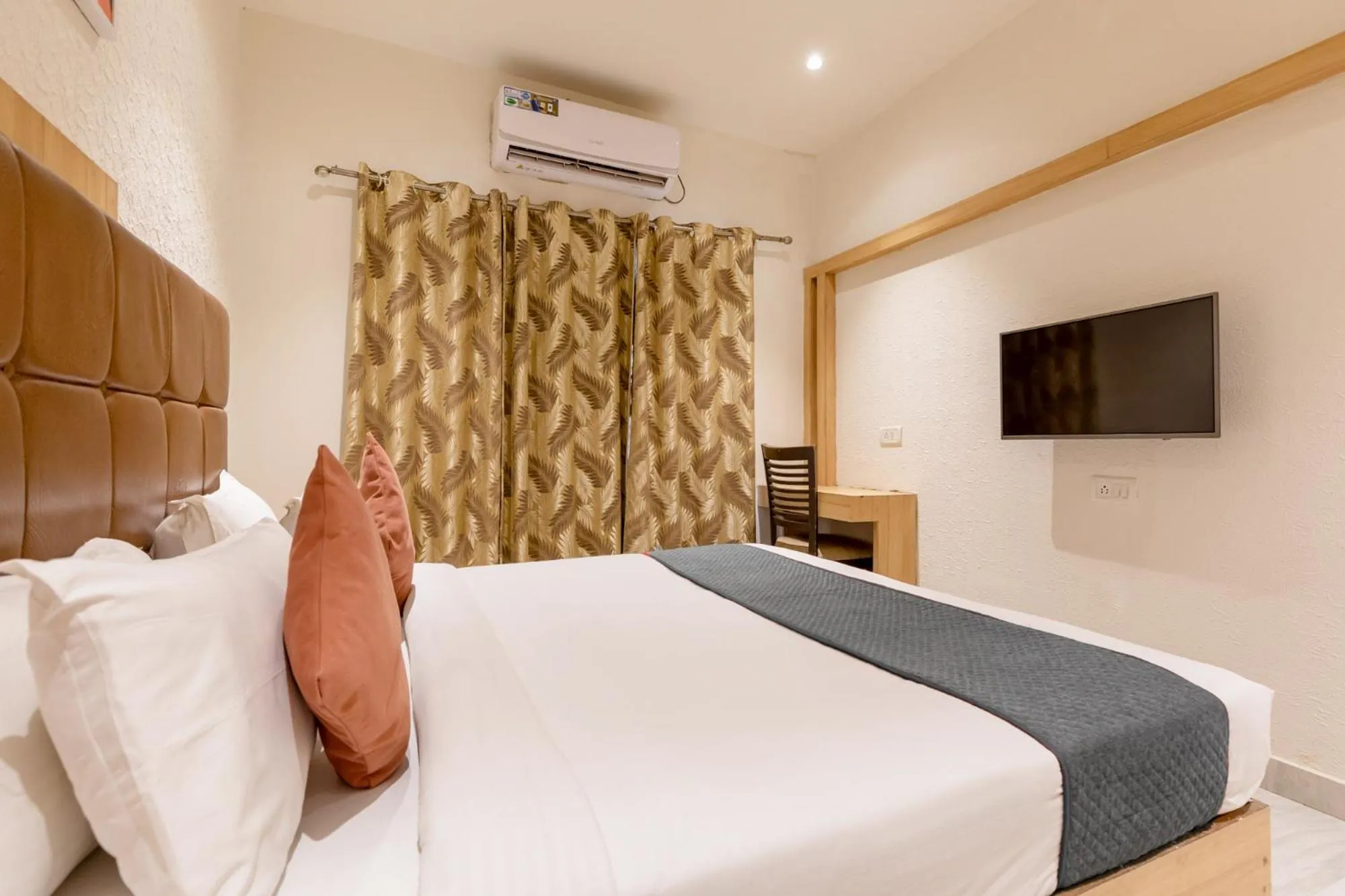 Bed in FabHotel Prime The Oasis